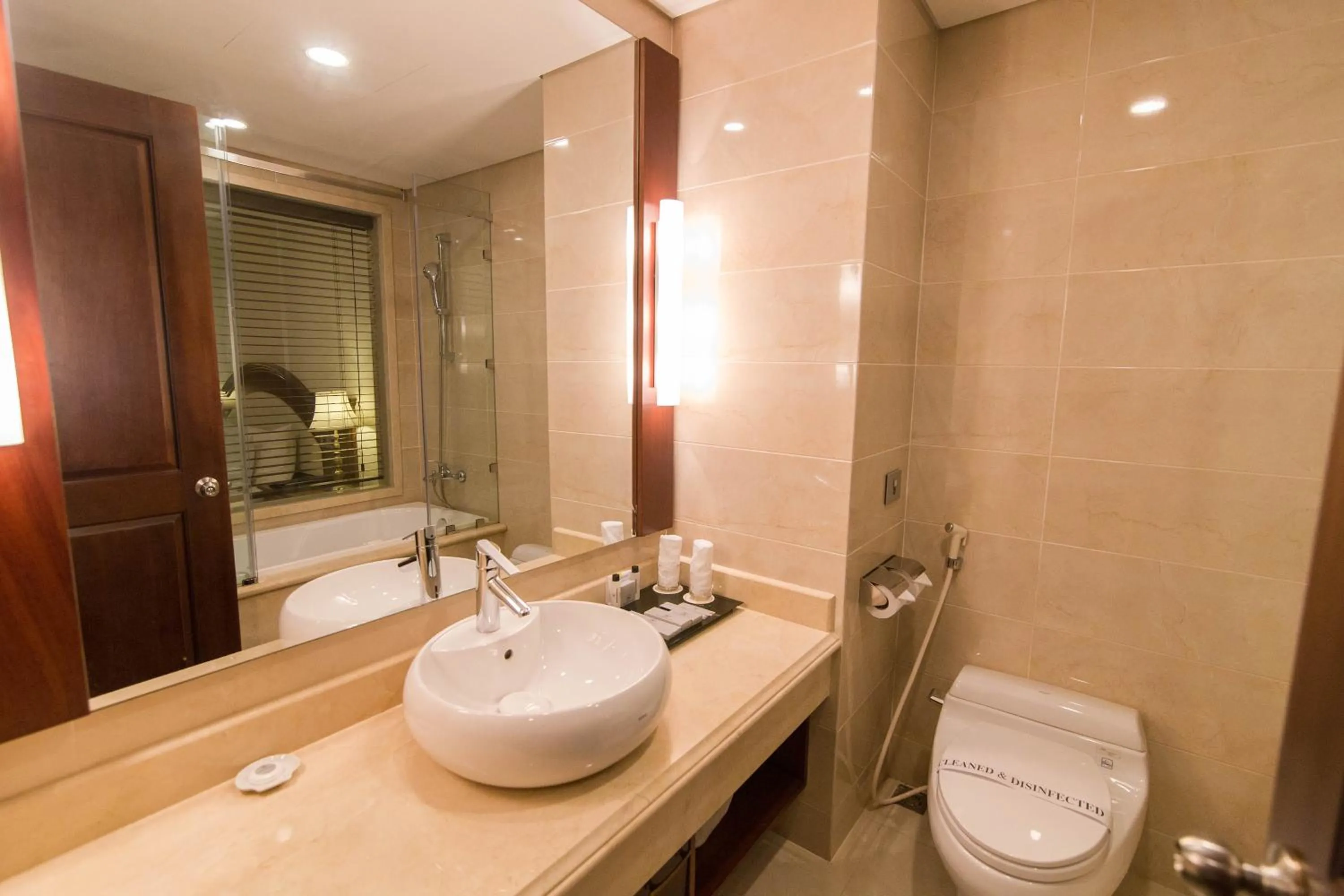 Bathroom in Sai Gon Ha Long Hotel