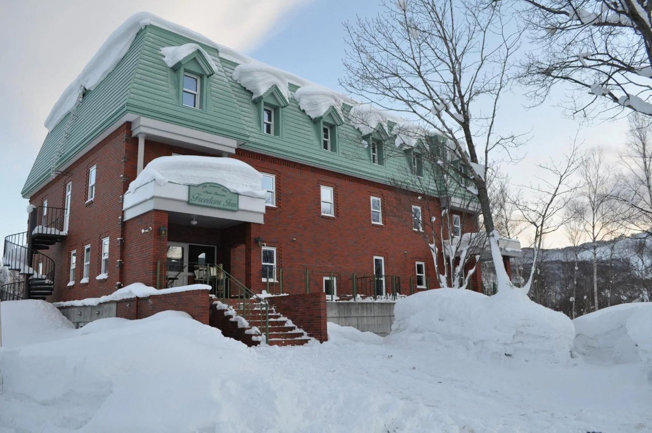 Property building in Niseko Freedom Inn