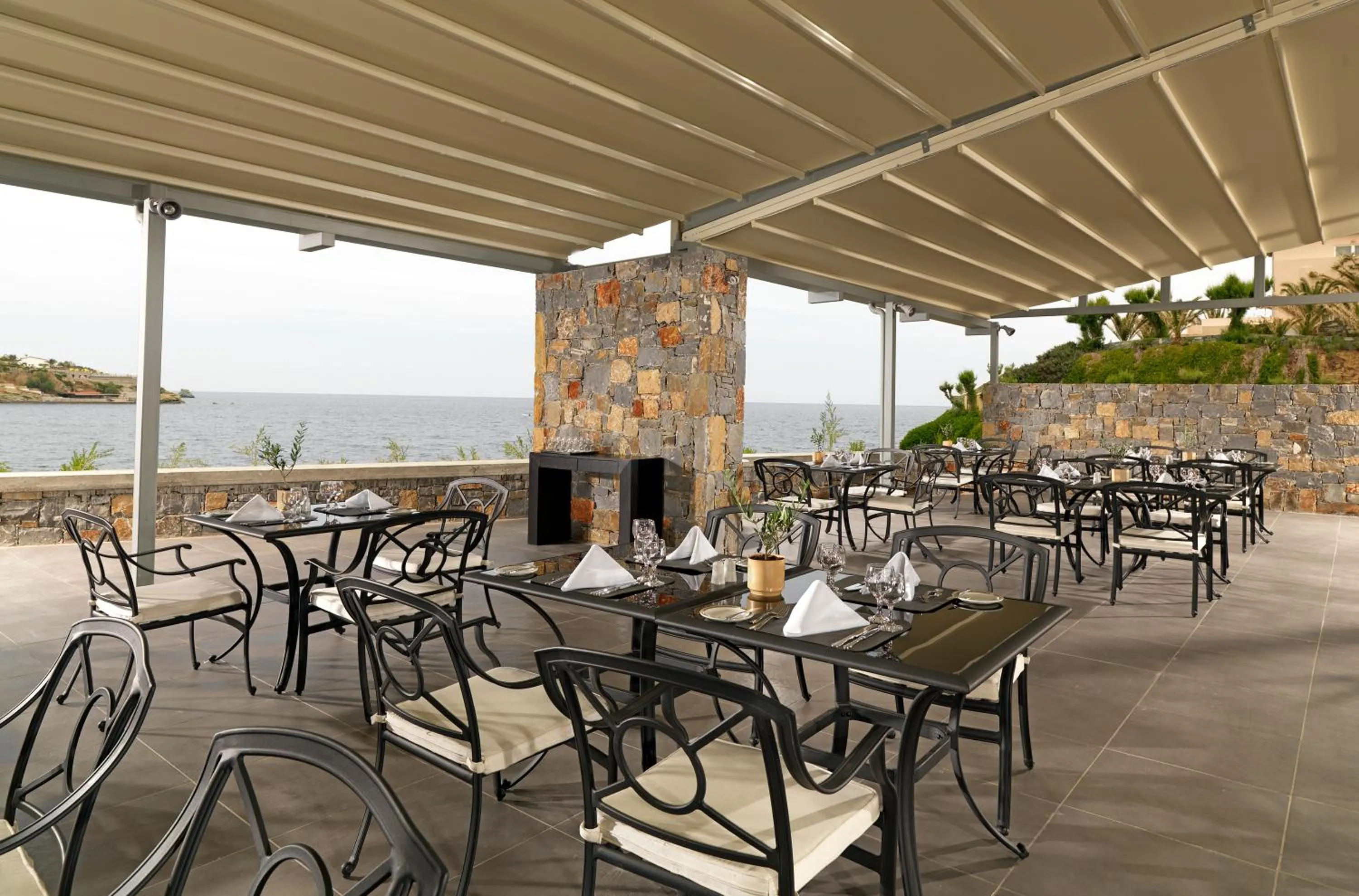 Restaurant/places to eat in Out Of The Blue Resort & Spa