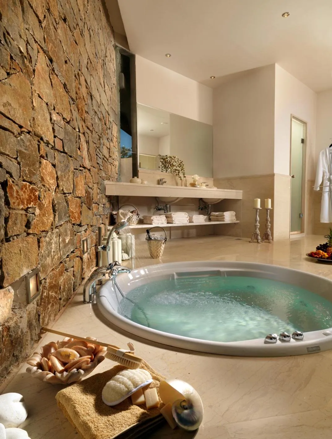 Hot Tub in Out Of The Blue Resort & Spa