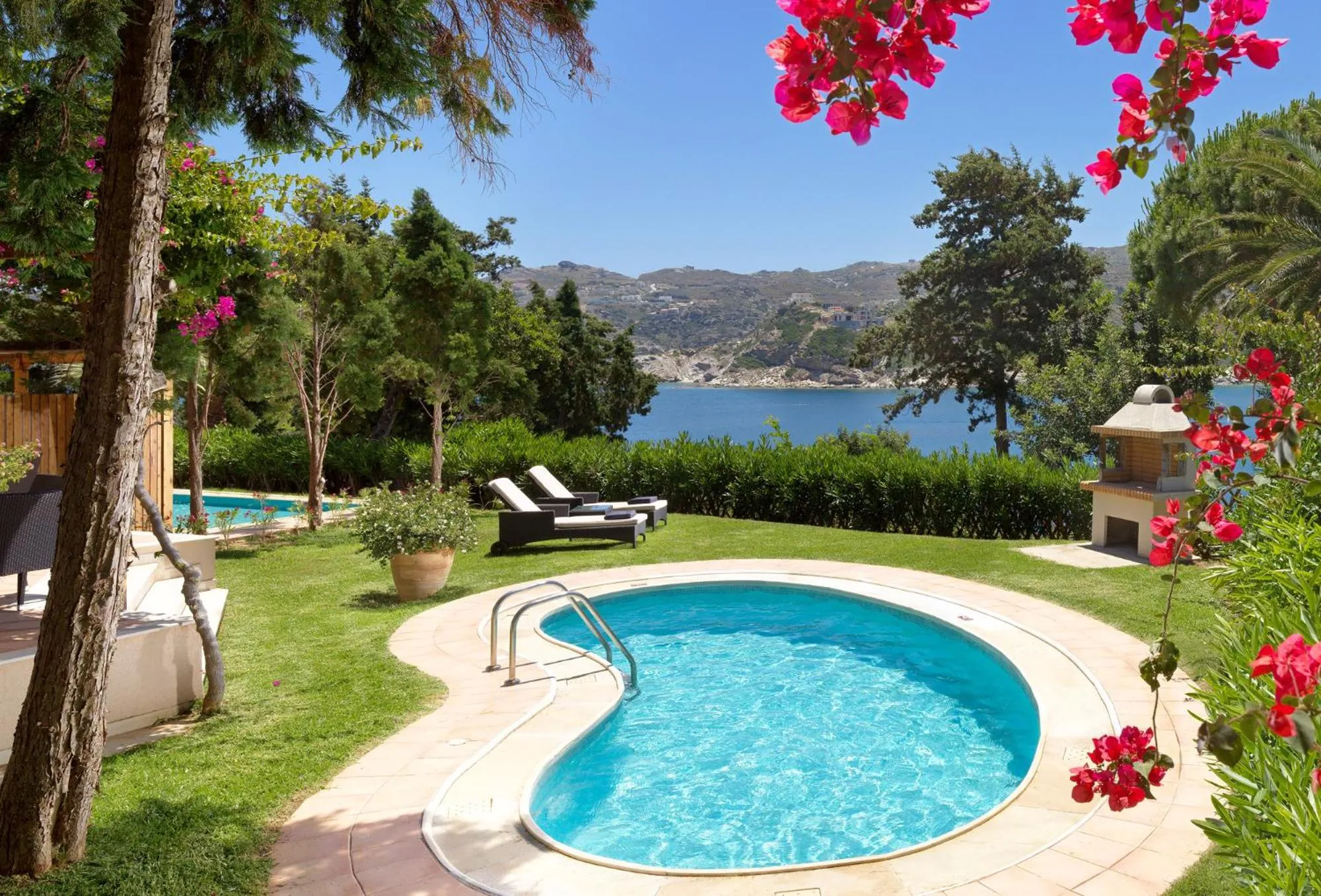 Garden in Out Of The Blue Resort & Spa