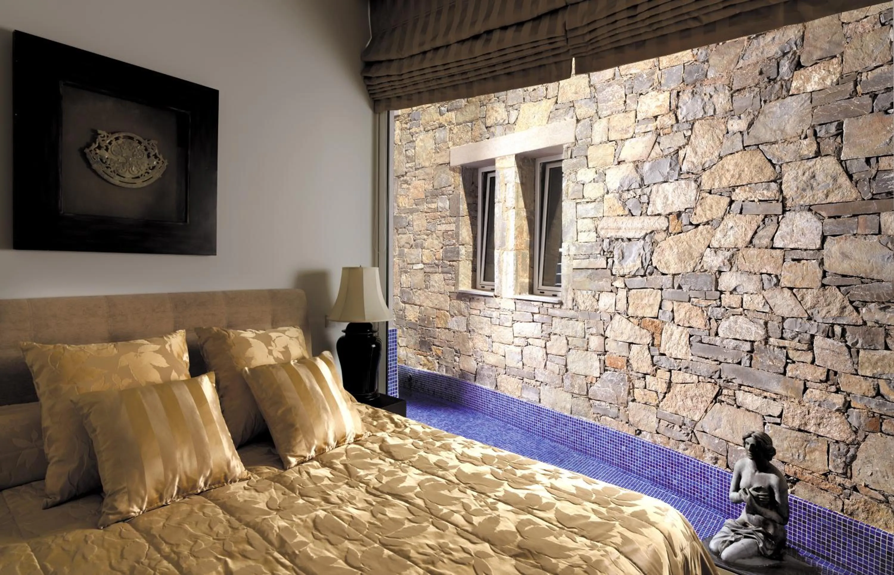 Bed in Out Of The Blue Resort & Spa