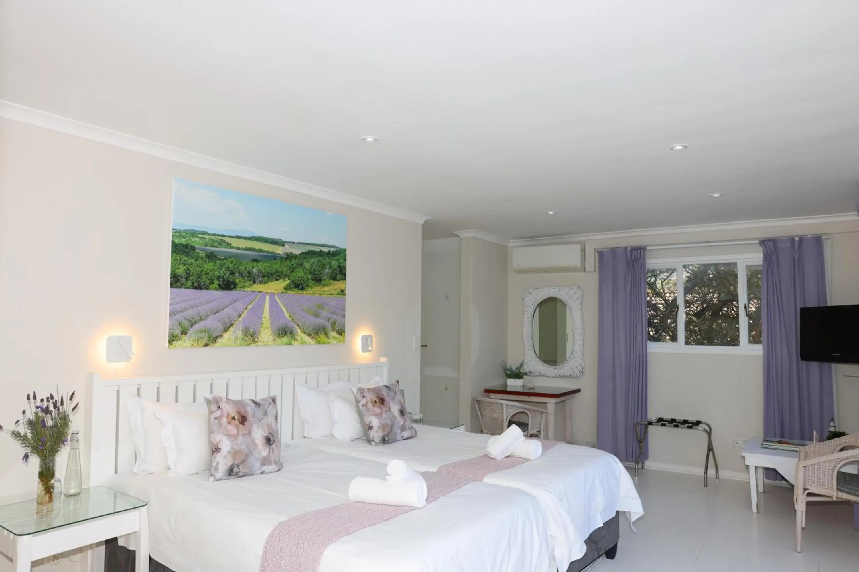 Superior Twin Room with Garden View - single occupancy in Brenton Beach House Superior Twin Room with Garden View - single occupancy in Brenton Beach House