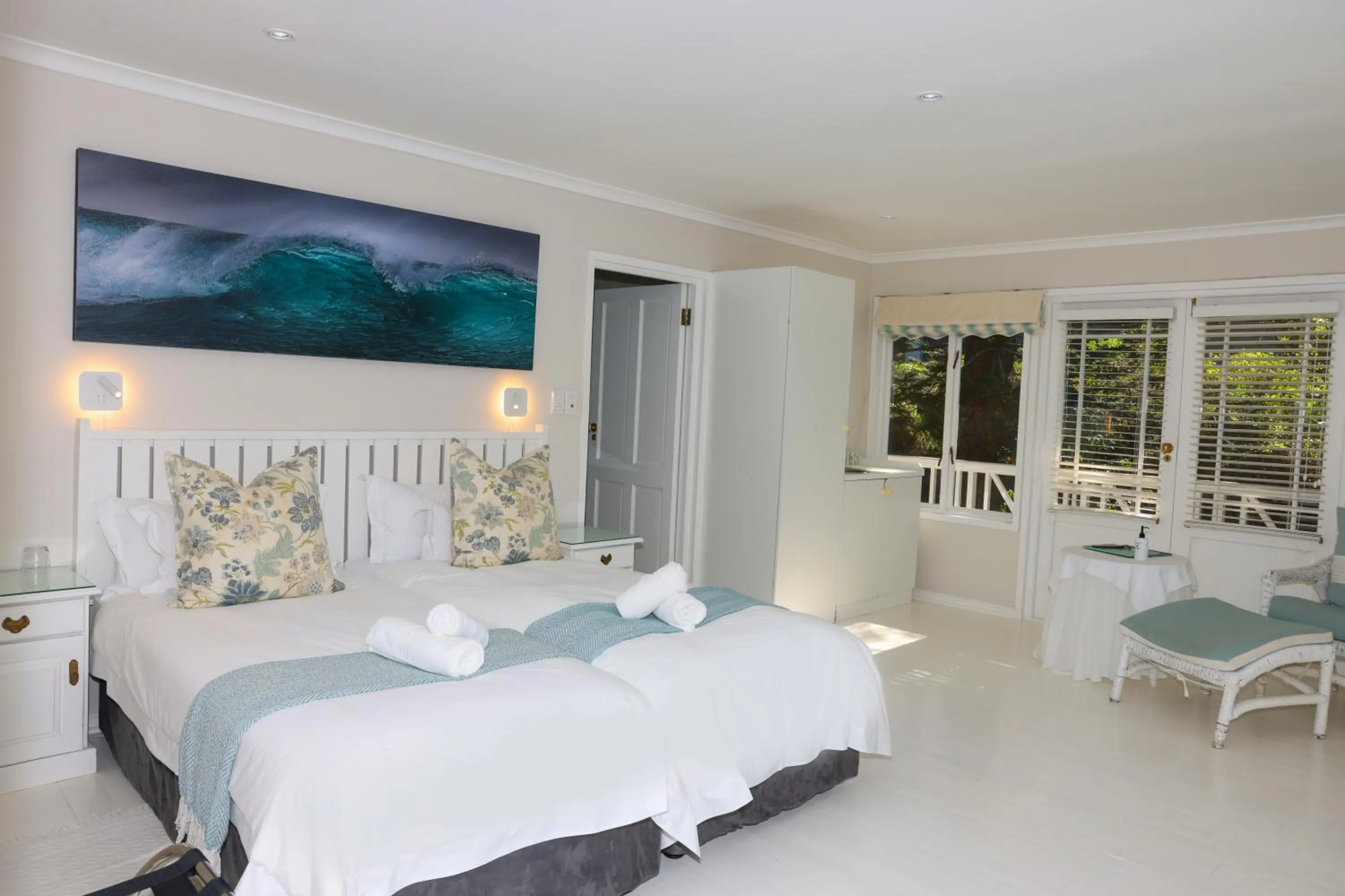 Bedroom, Bed in Brenton Beach House
