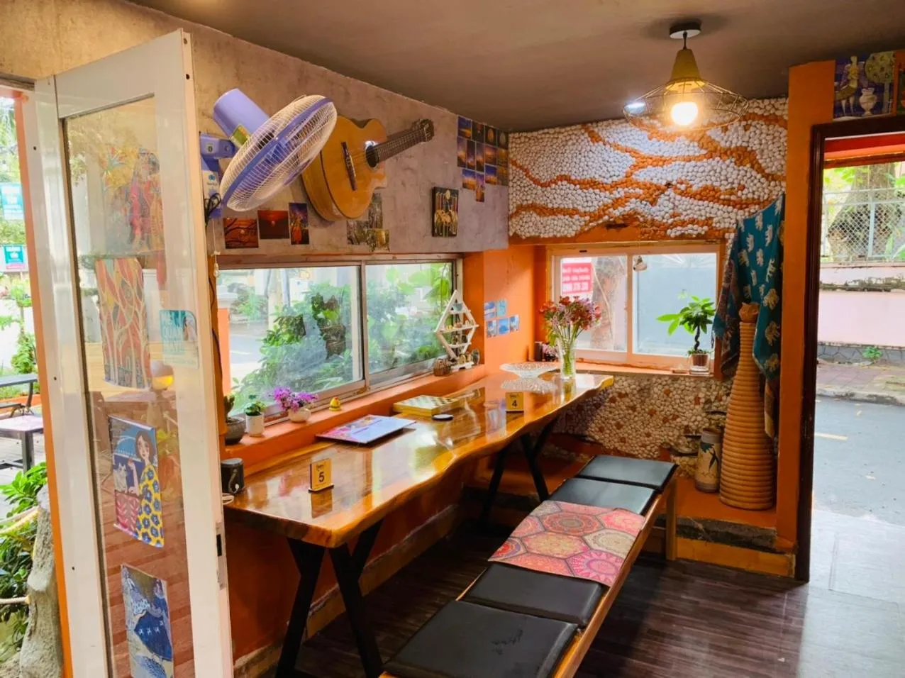 Restaurant/places to eat in Lam Son Hotel