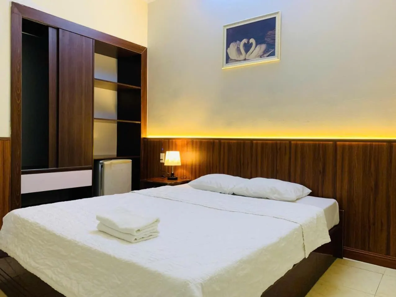 Bedroom, Bed in Lam Son Hotel