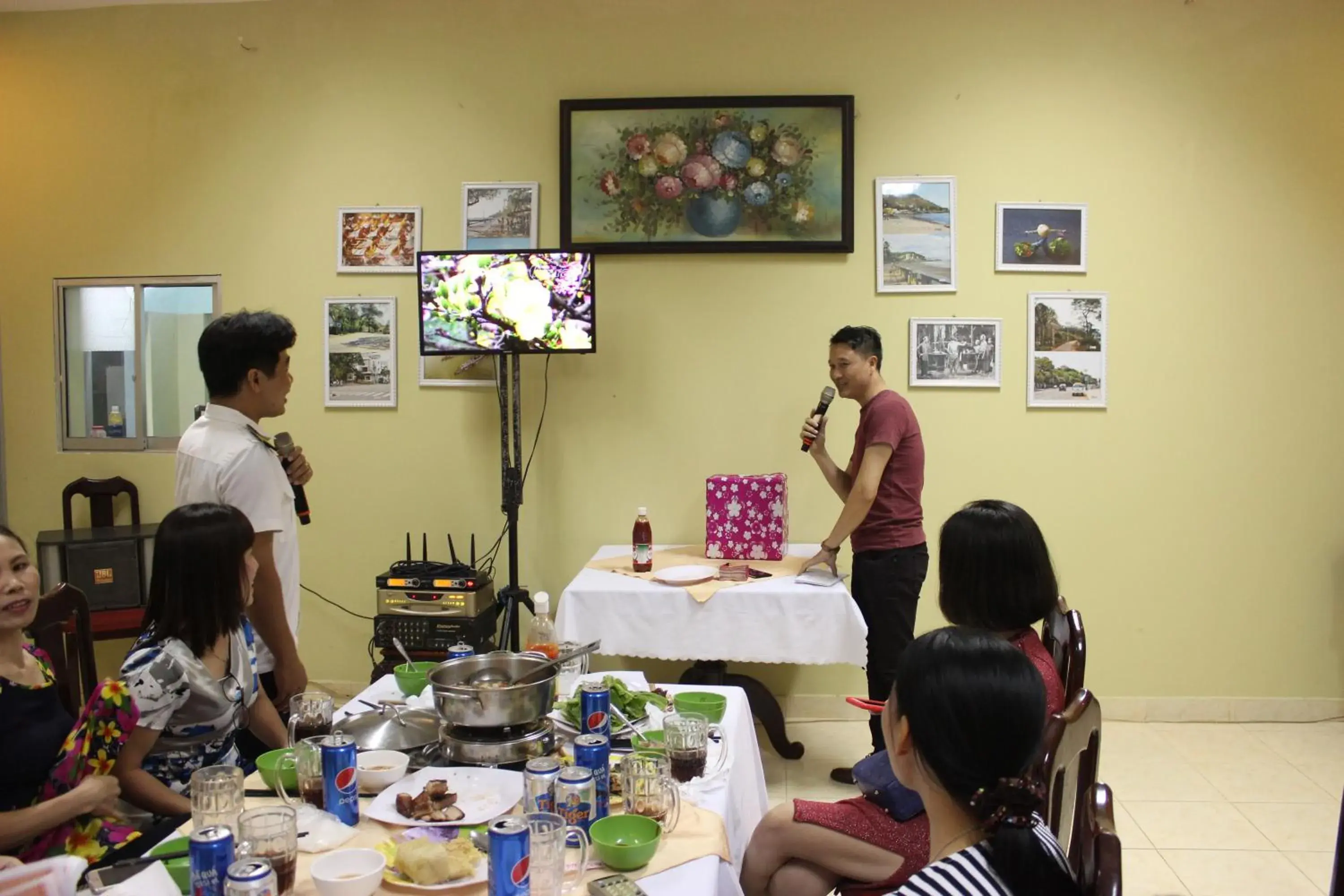 Restaurant/places to eat in Lam Son Hotel Restaurant/places to eat in Lam Son Hotel