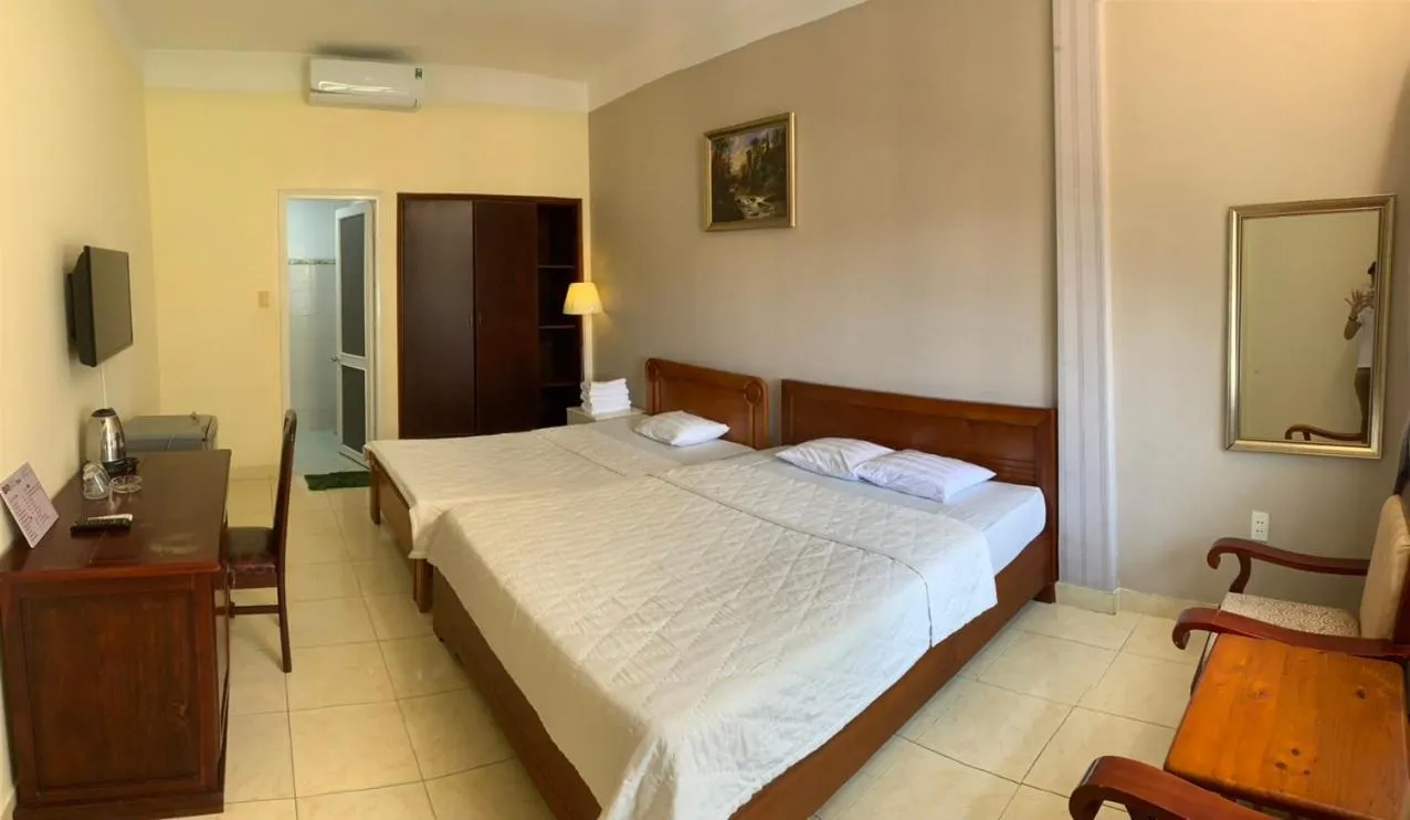 Bedroom, Bed in Lam Son Hotel