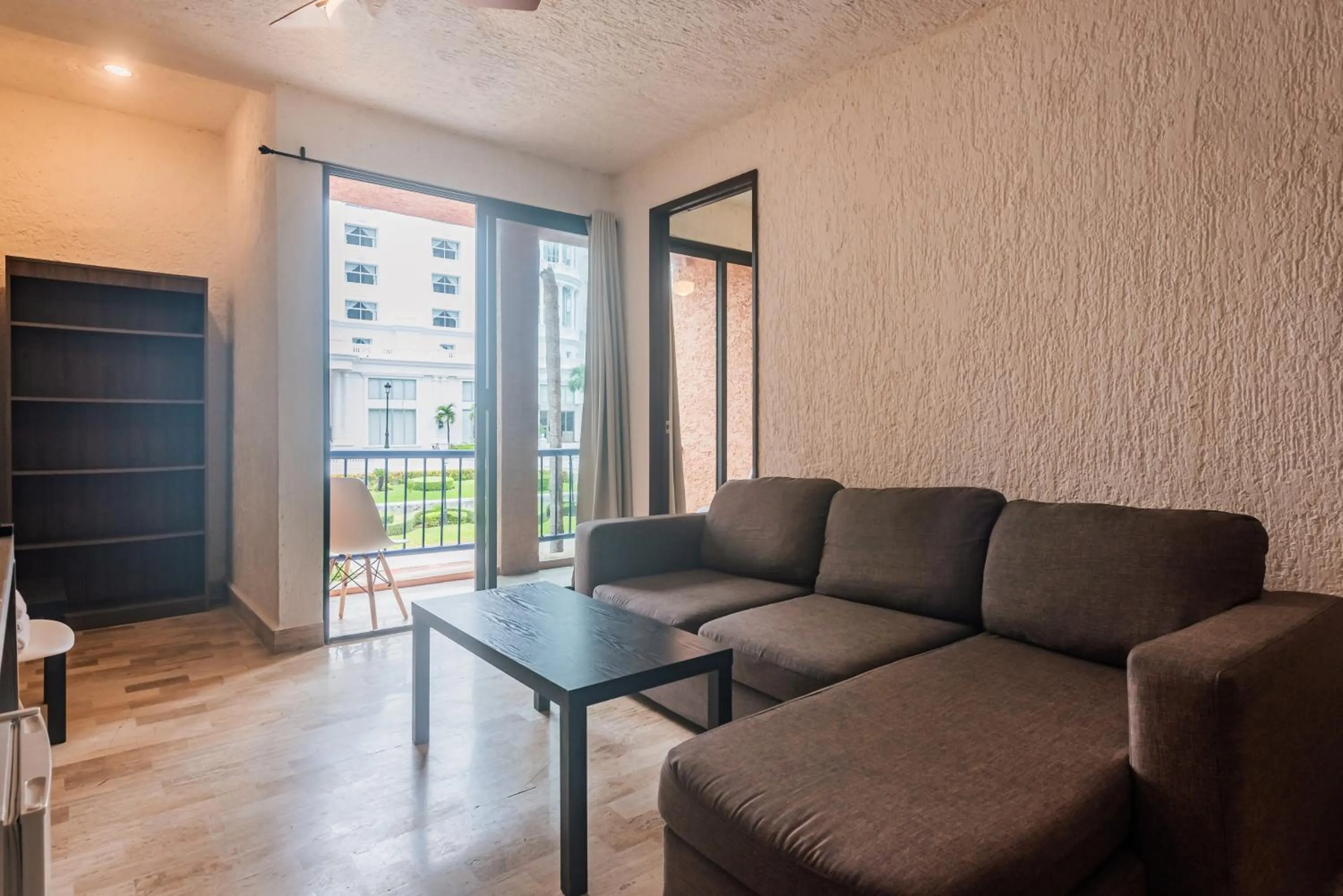 Seating area in Cancún Suites Apartments - Hotel Zone