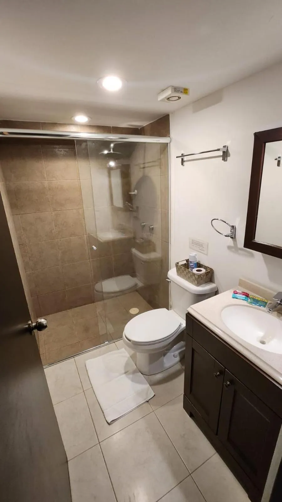 Bathroom in Cancún Suites Apartments - Hotel Zone