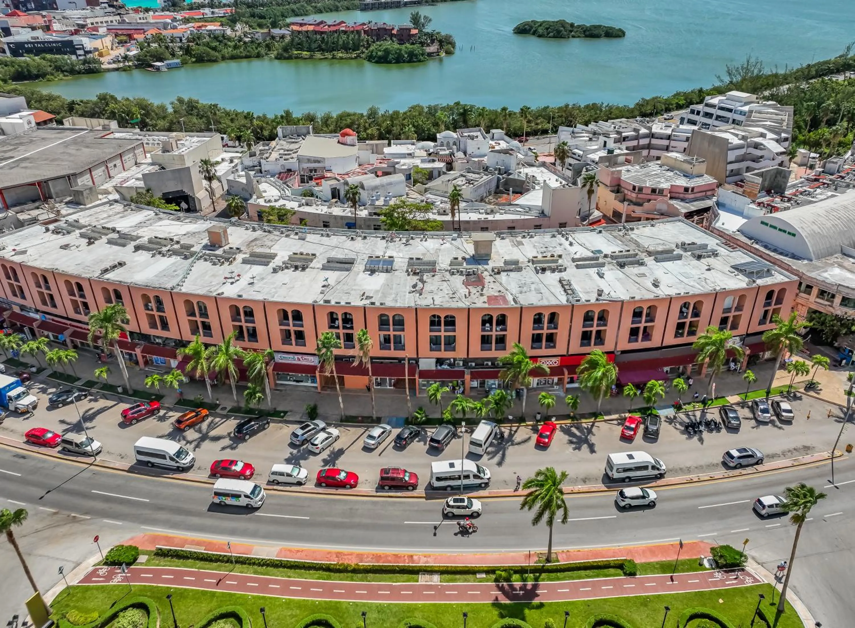 Parking in Cancún Suites Apartments - Hotel Zone