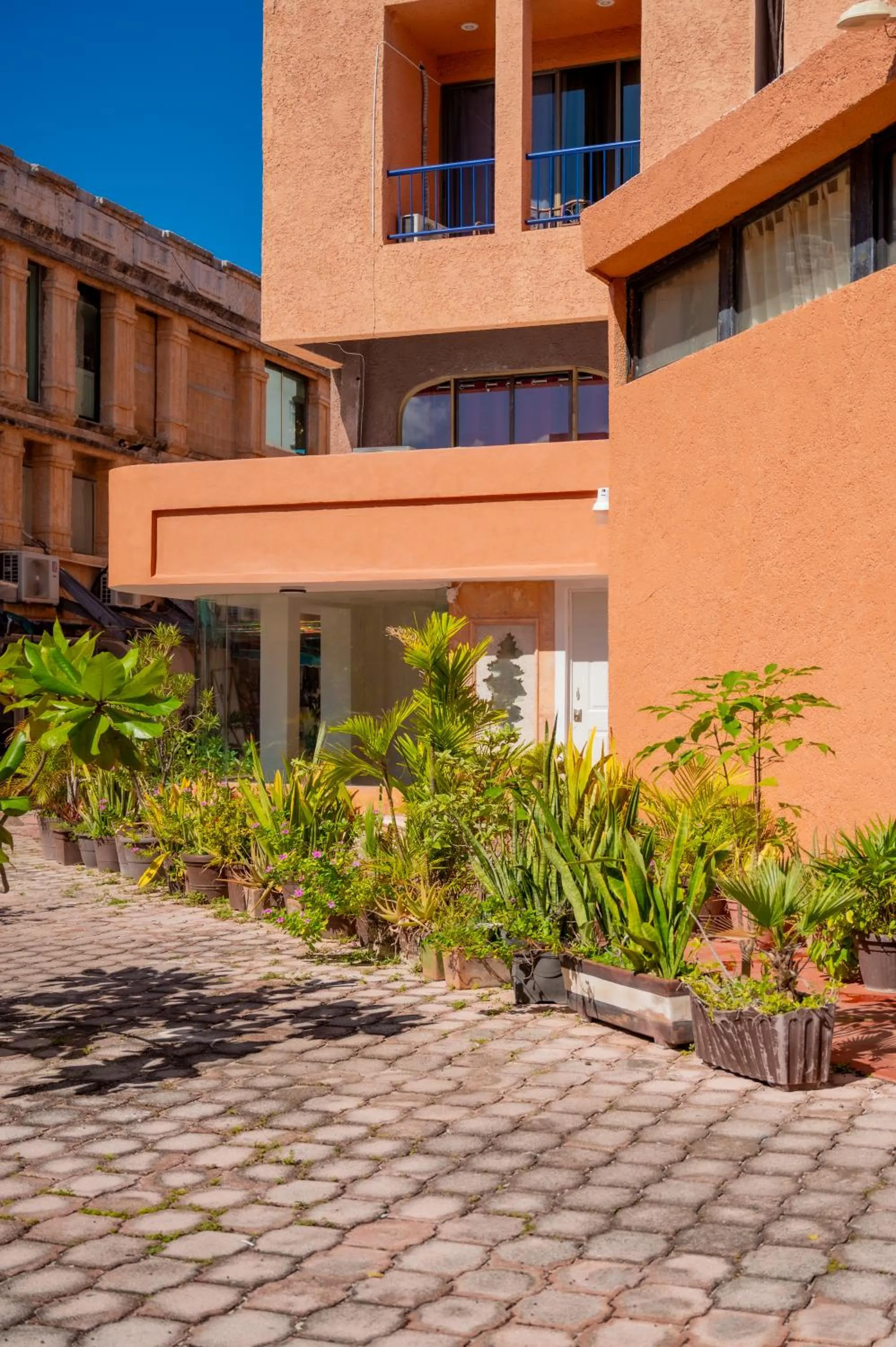 Property building in Cancún Suites Apartments - Hotel Zone