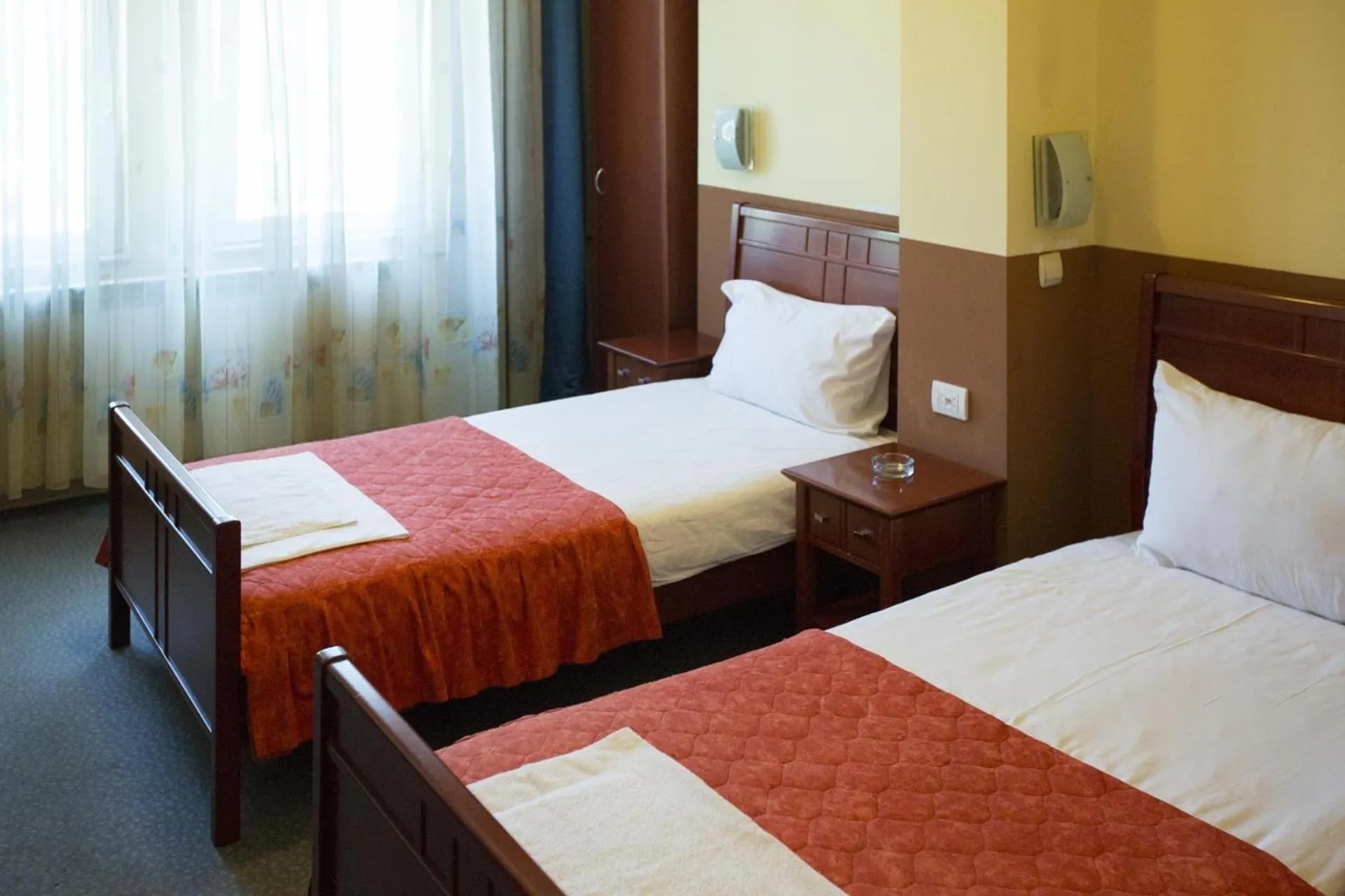 Twin Room in Hotel Atlas