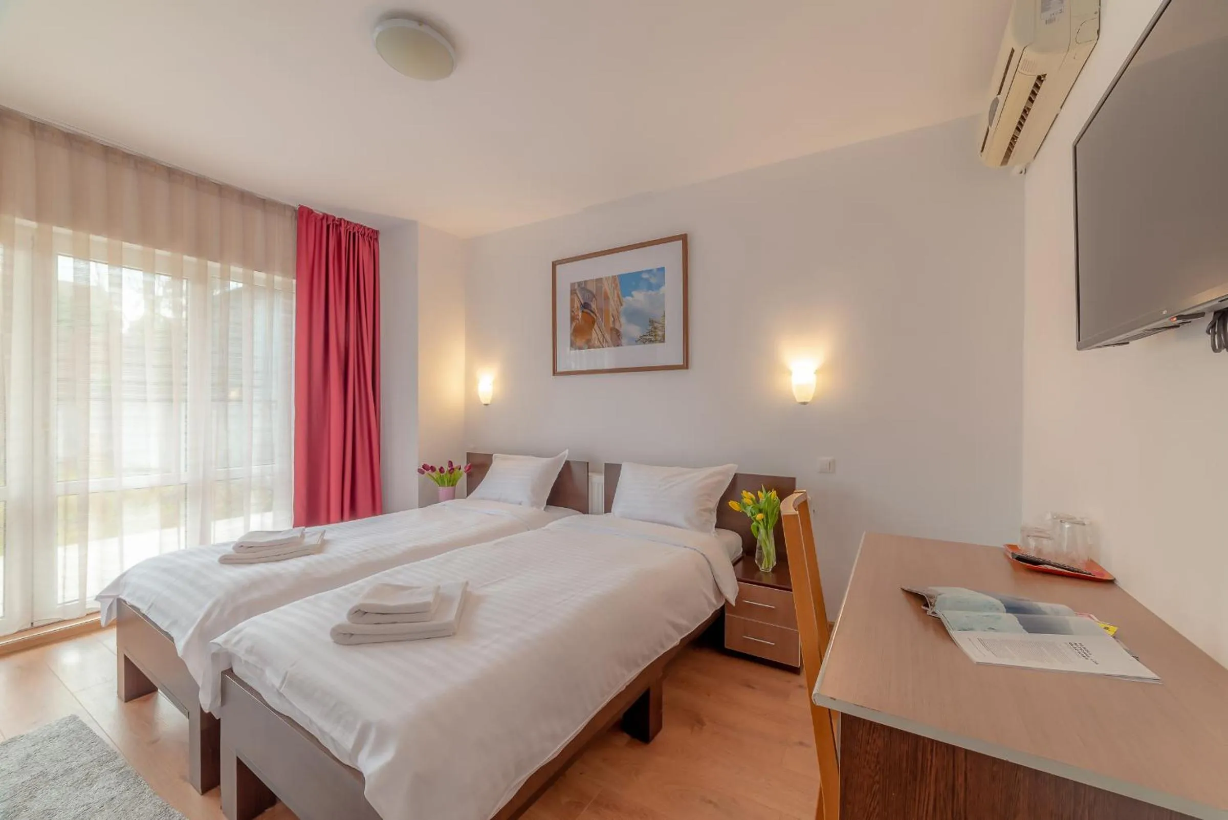 Photo of the whole room, Bed in Pension Cluj