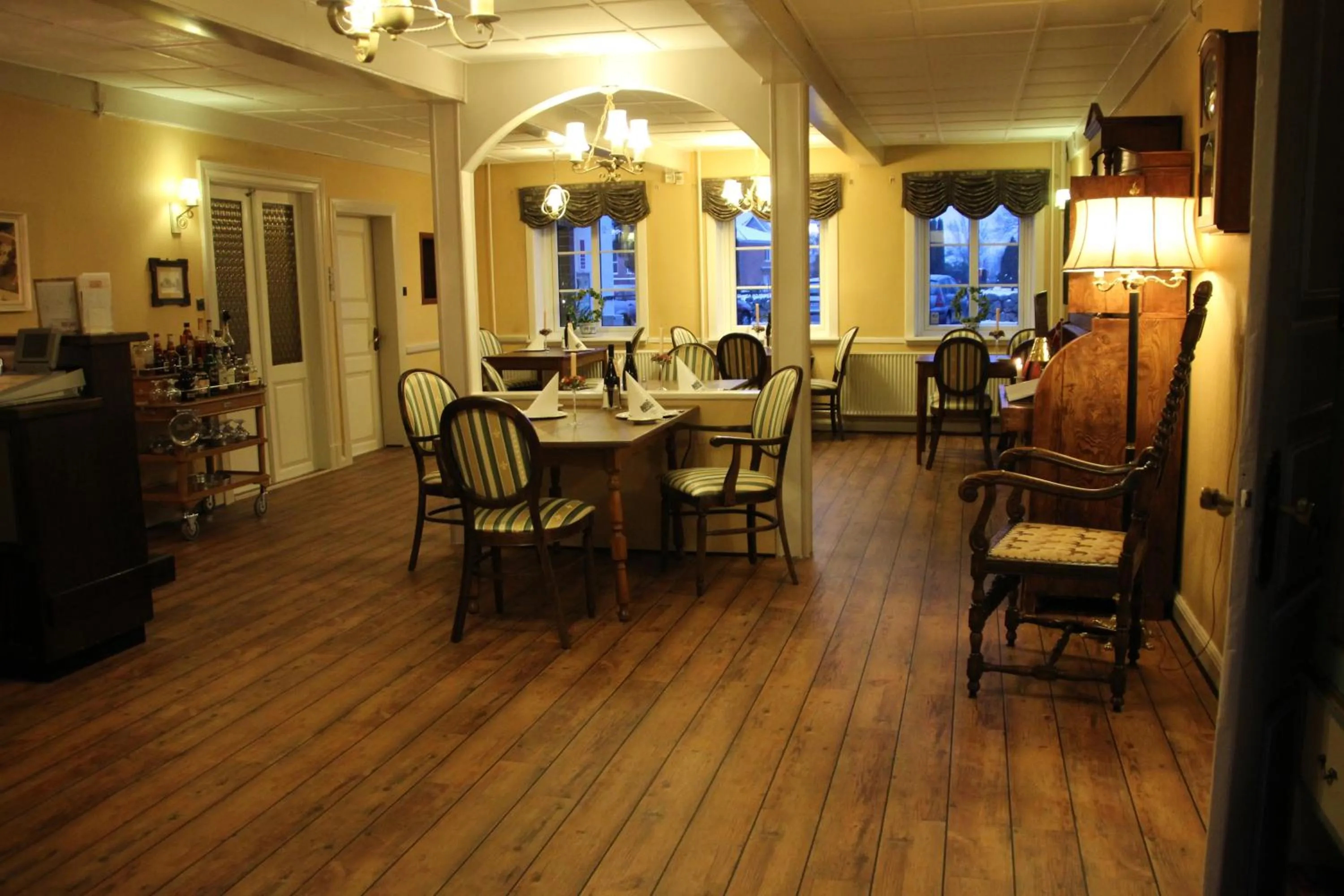 Restaurant/places to eat in Hotel Bov Kro