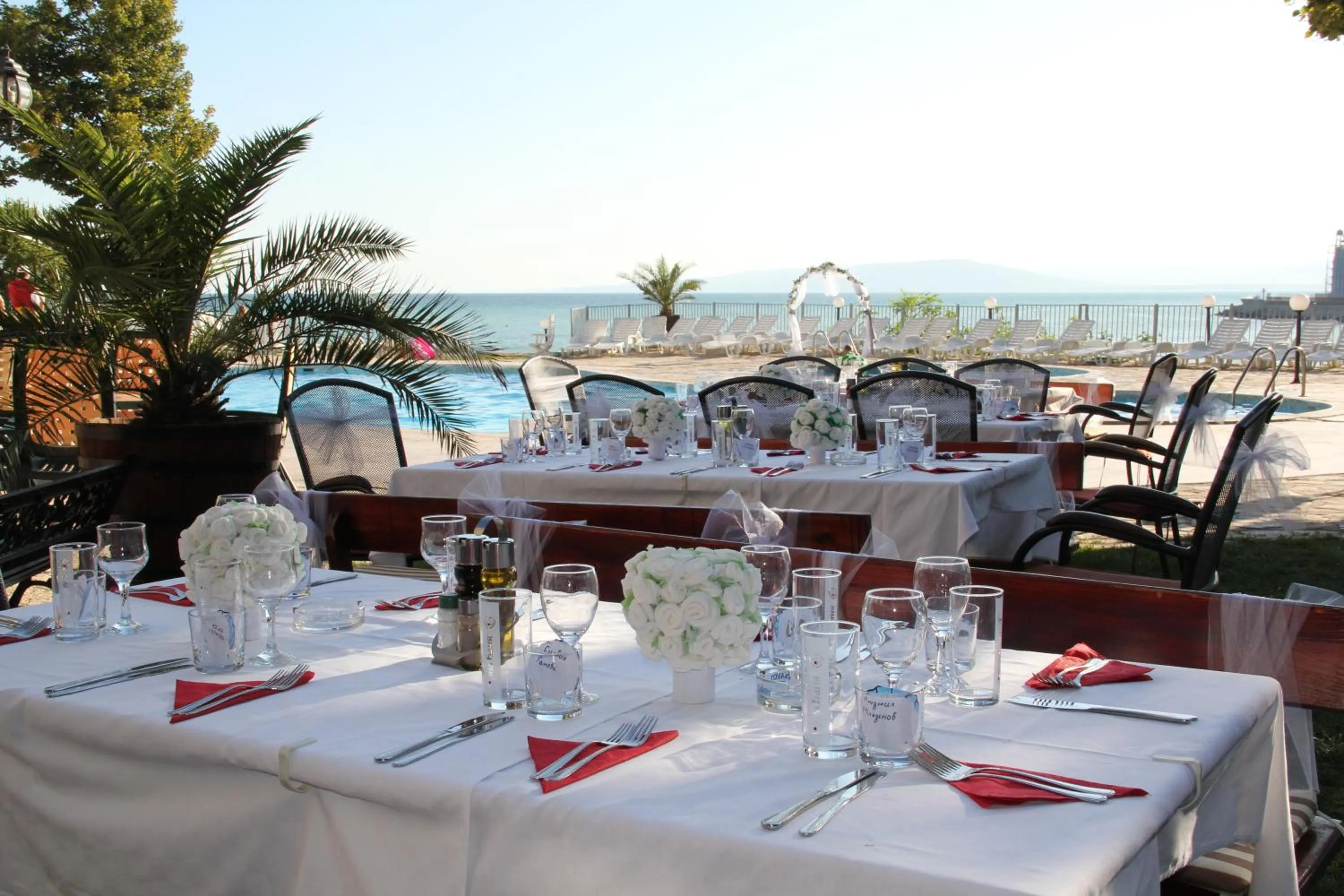 Restaurant/places to eat in Helios Hotel