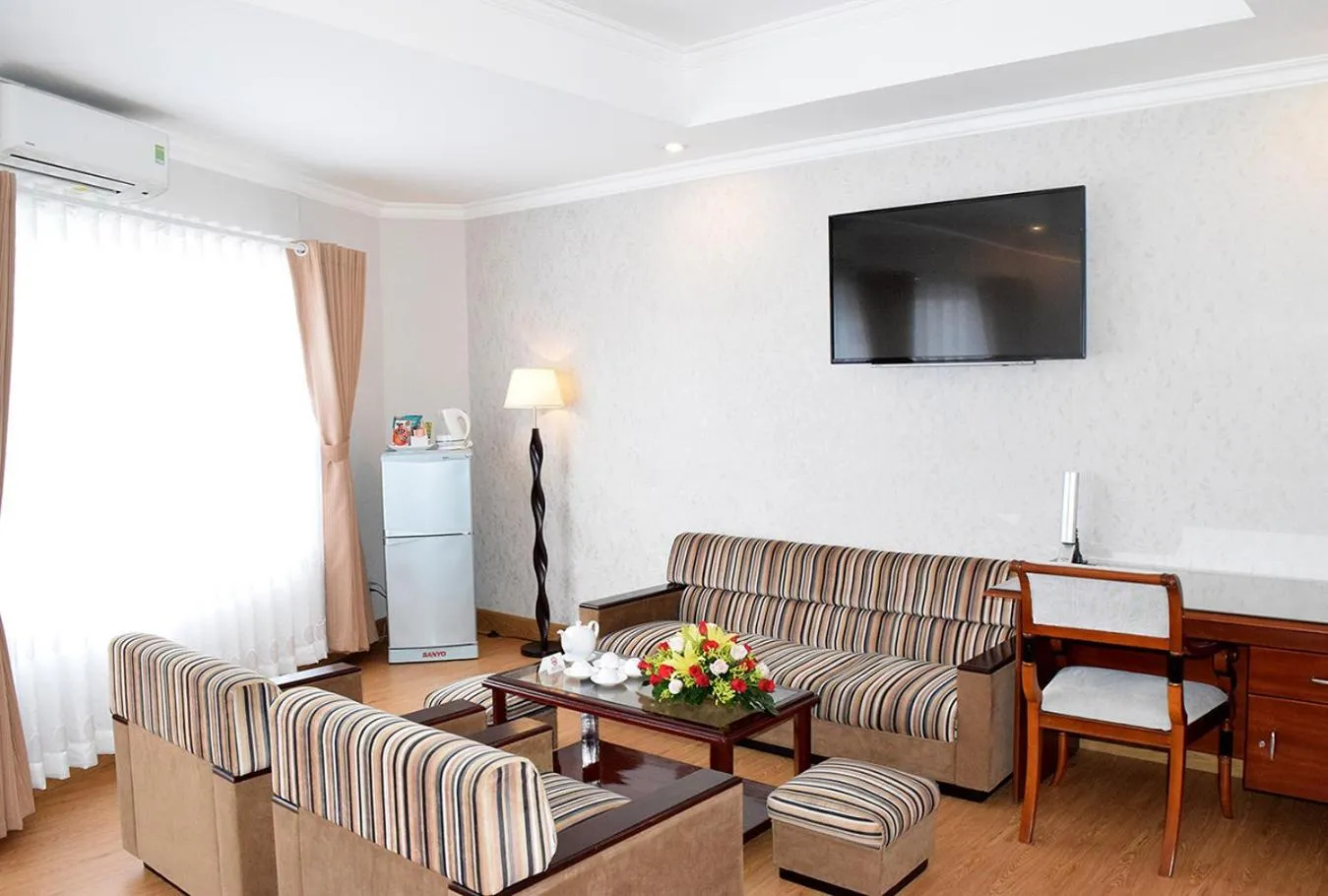 Living room in Rang Dong Hotel