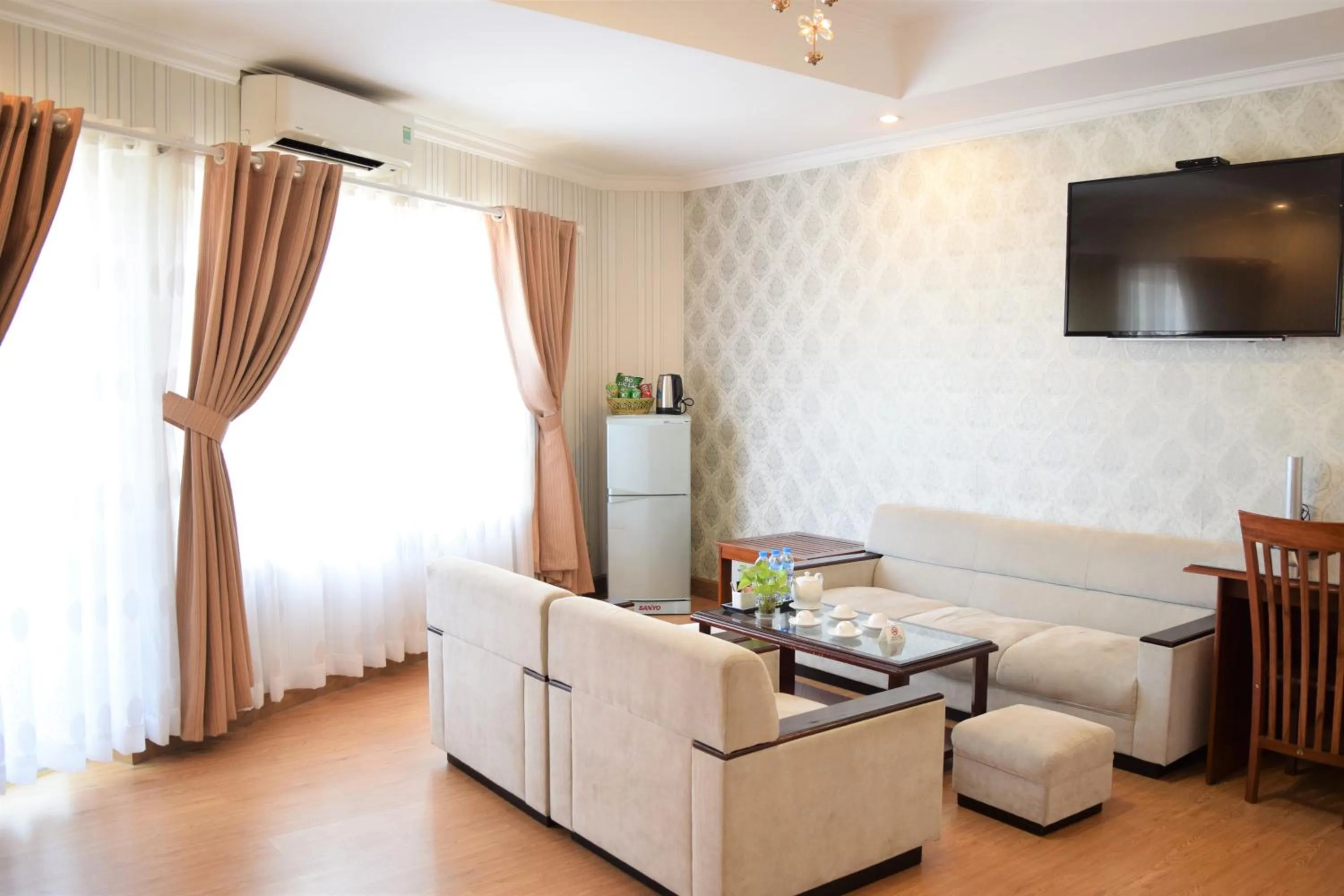 Living room in Rang Dong Hotel