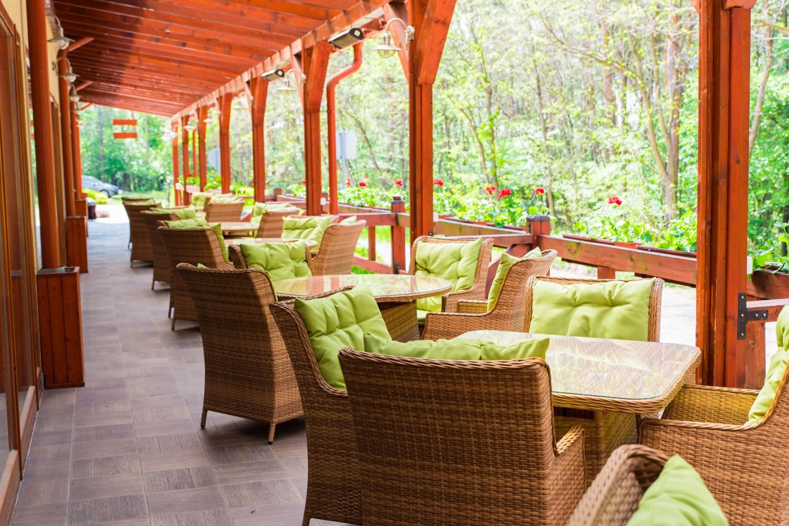 Restaurant/places to eat in Erdőspuszta Club Hotel Fenyves