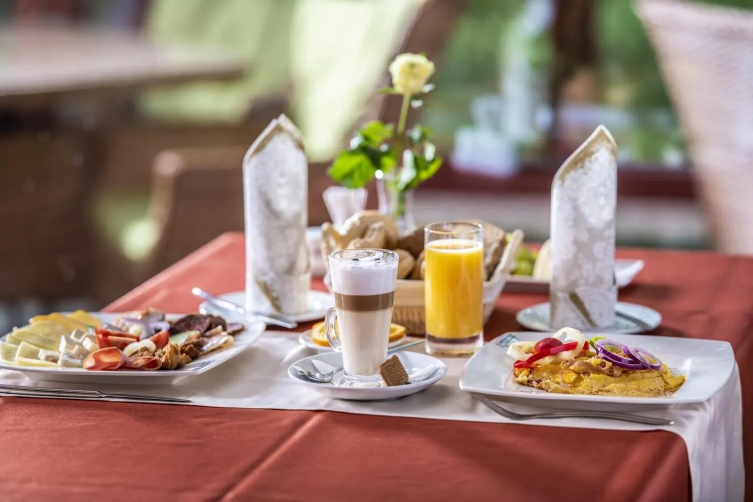 Restaurant/places to eat in Erdőspuszta Club Hotel Fenyves