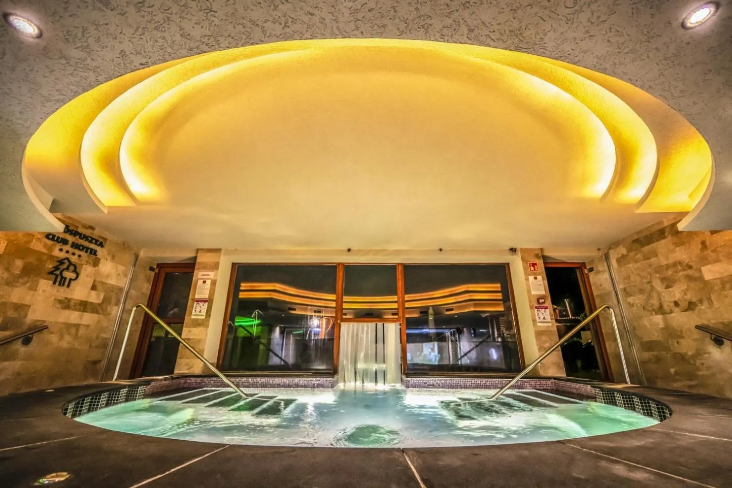 Property building in Erdőspuszta Club Hotel Fenyves