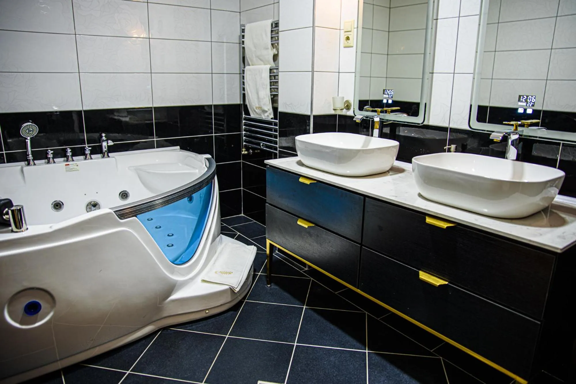 Hot Tub in Erdőspuszta Club Hotel