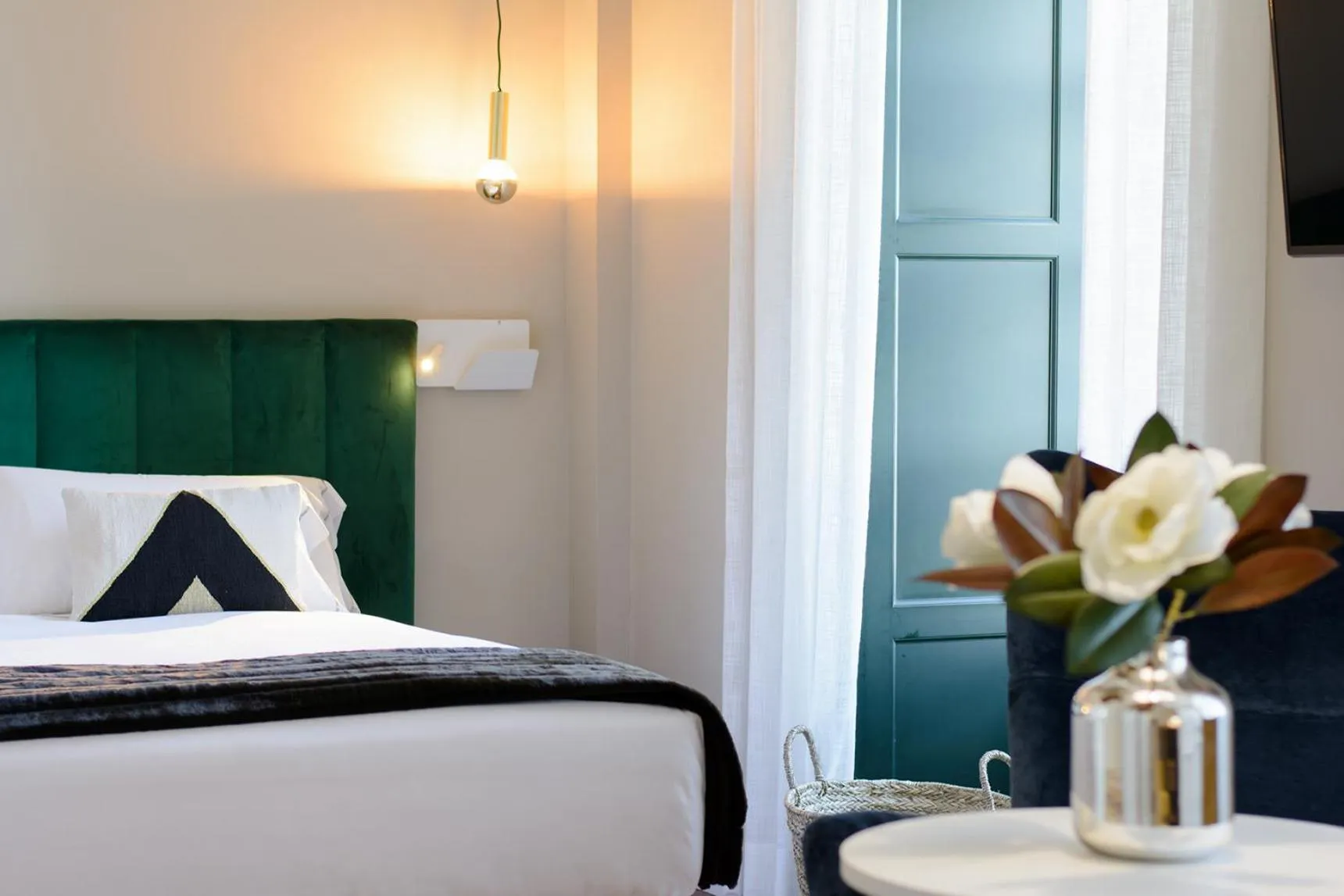 Photo of the whole room, Bed in Pazo de Mendoza