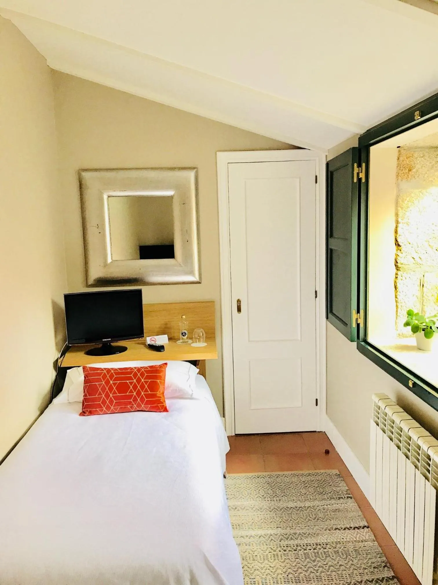 Bed in Pazo de Mendoza