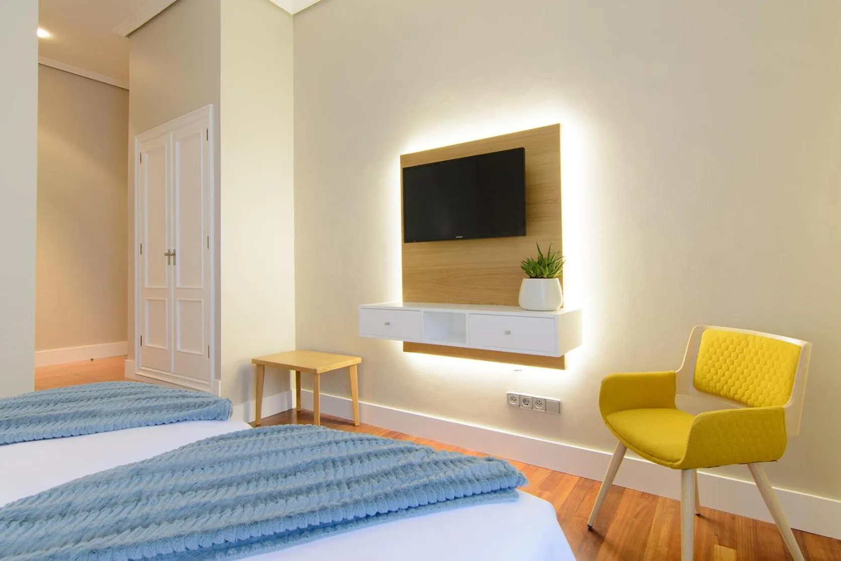 TV and multimedia, Bed in Pazo de Mendoza