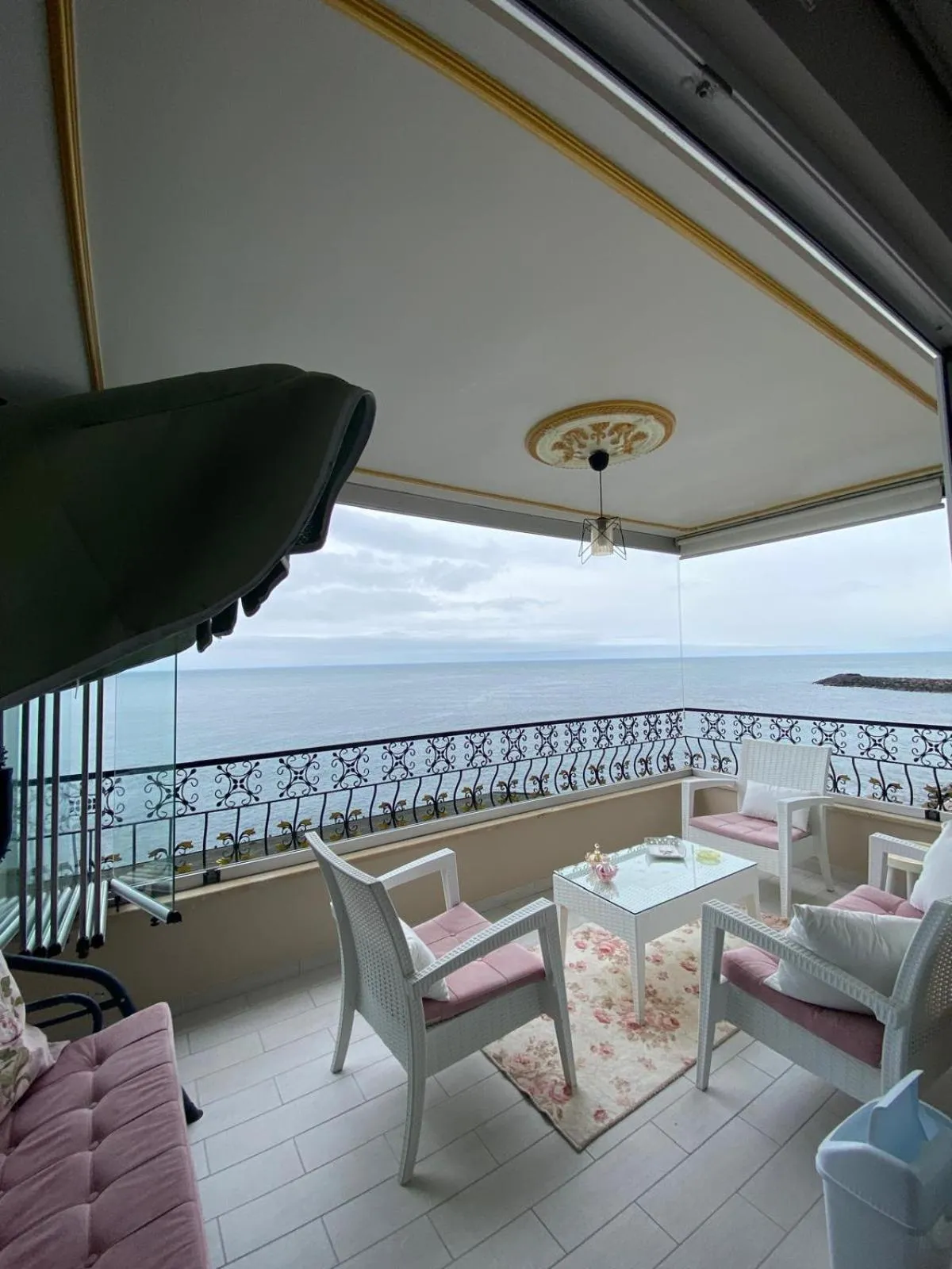 Two-Bedroom Apartment with Sea View in Trabzon Sea Pearl