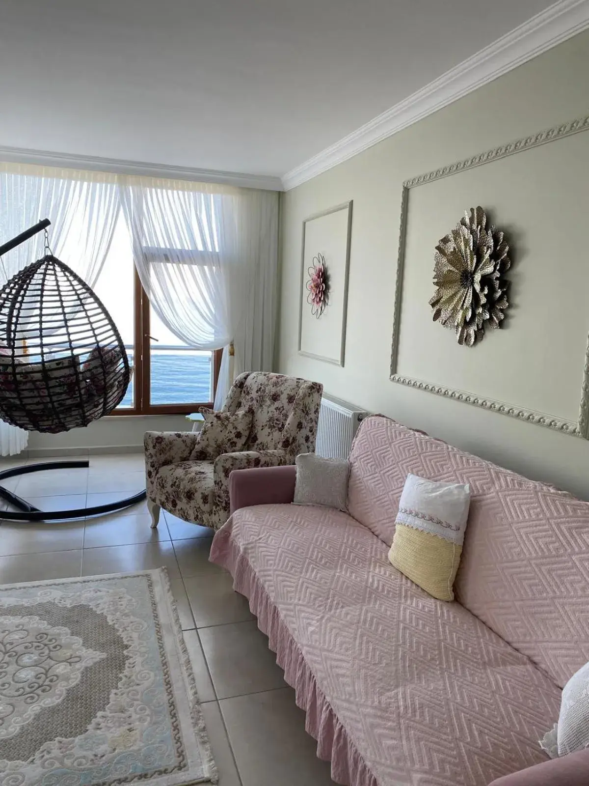Three-Bedroom Apartment with Sea View in Trabzon Sea Pearl Three-Bedroom Apartment with Sea View in Trabzon Sea Pearl