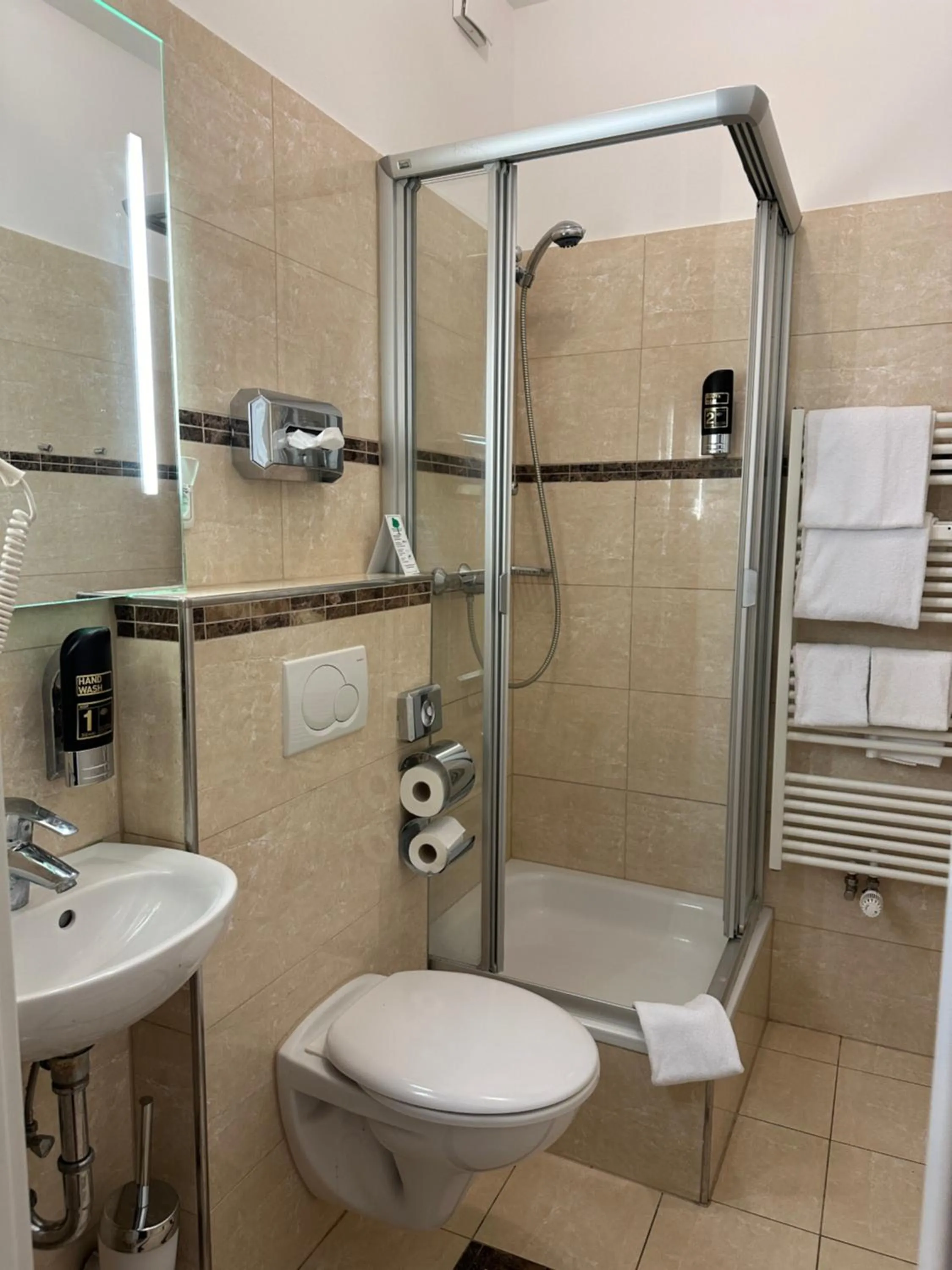 Bathroom in Hotel Expo Frankfurt City Centre - Self Check-In