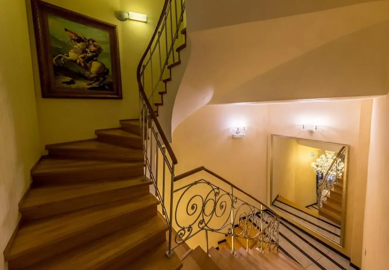 Lobby or reception in Hotel Expo Frankfurt City Centre - Self Check-In Lobby or reception in Hotel Expo Frankfurt City Centre - Self Check-In