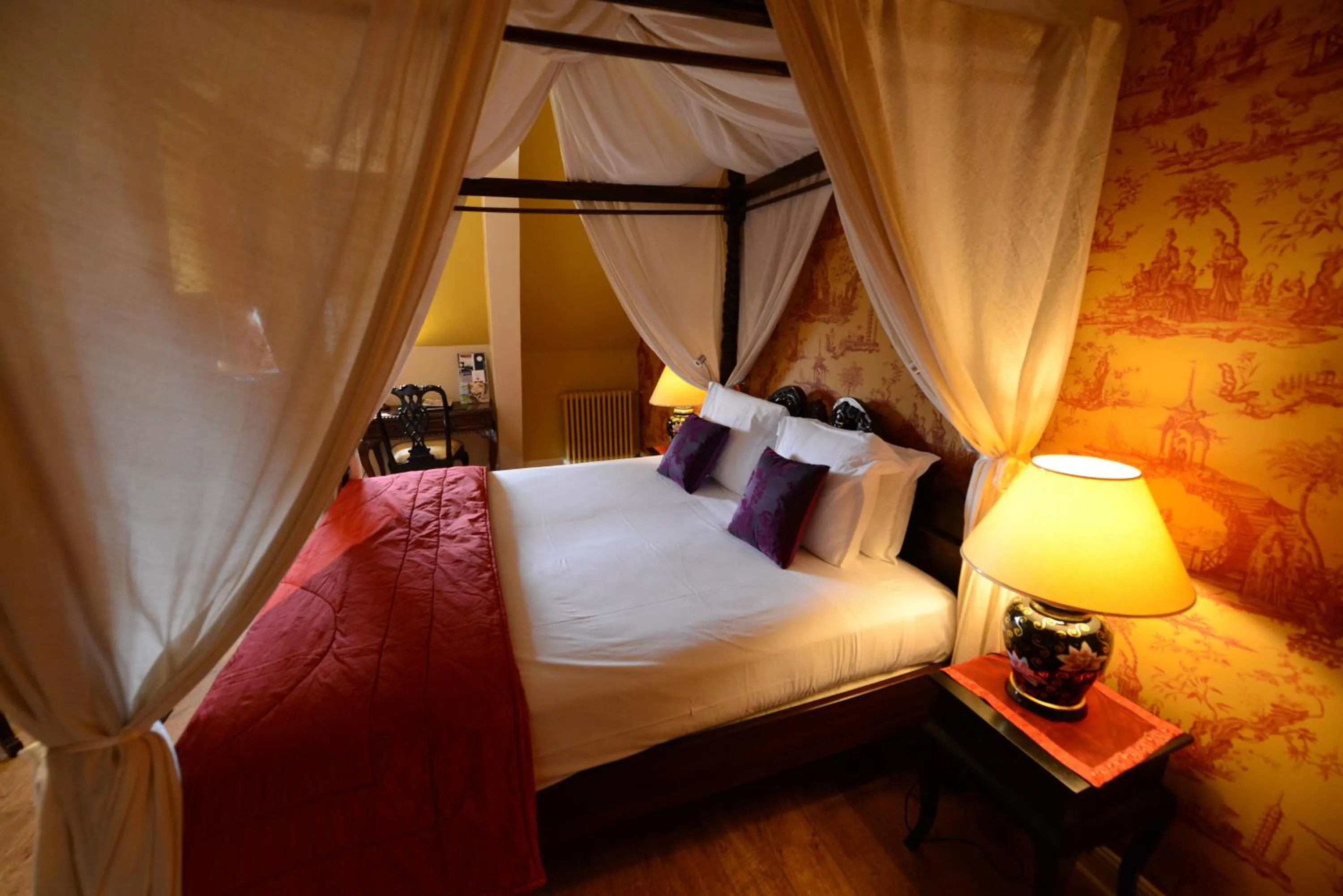 Photo of the whole room, Bed in Chateau Du Boisniard