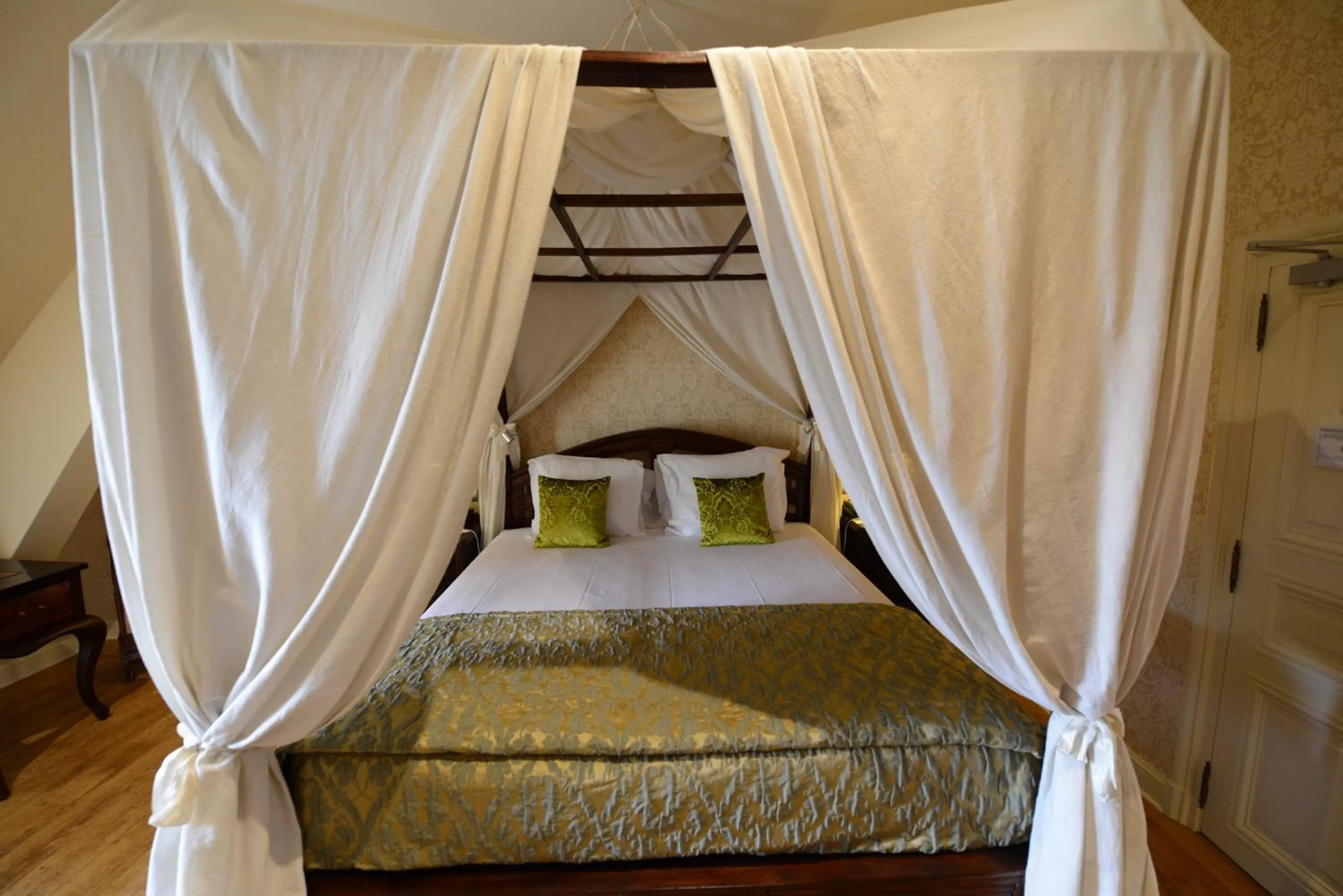 Bed in Chateau Du Boisniard