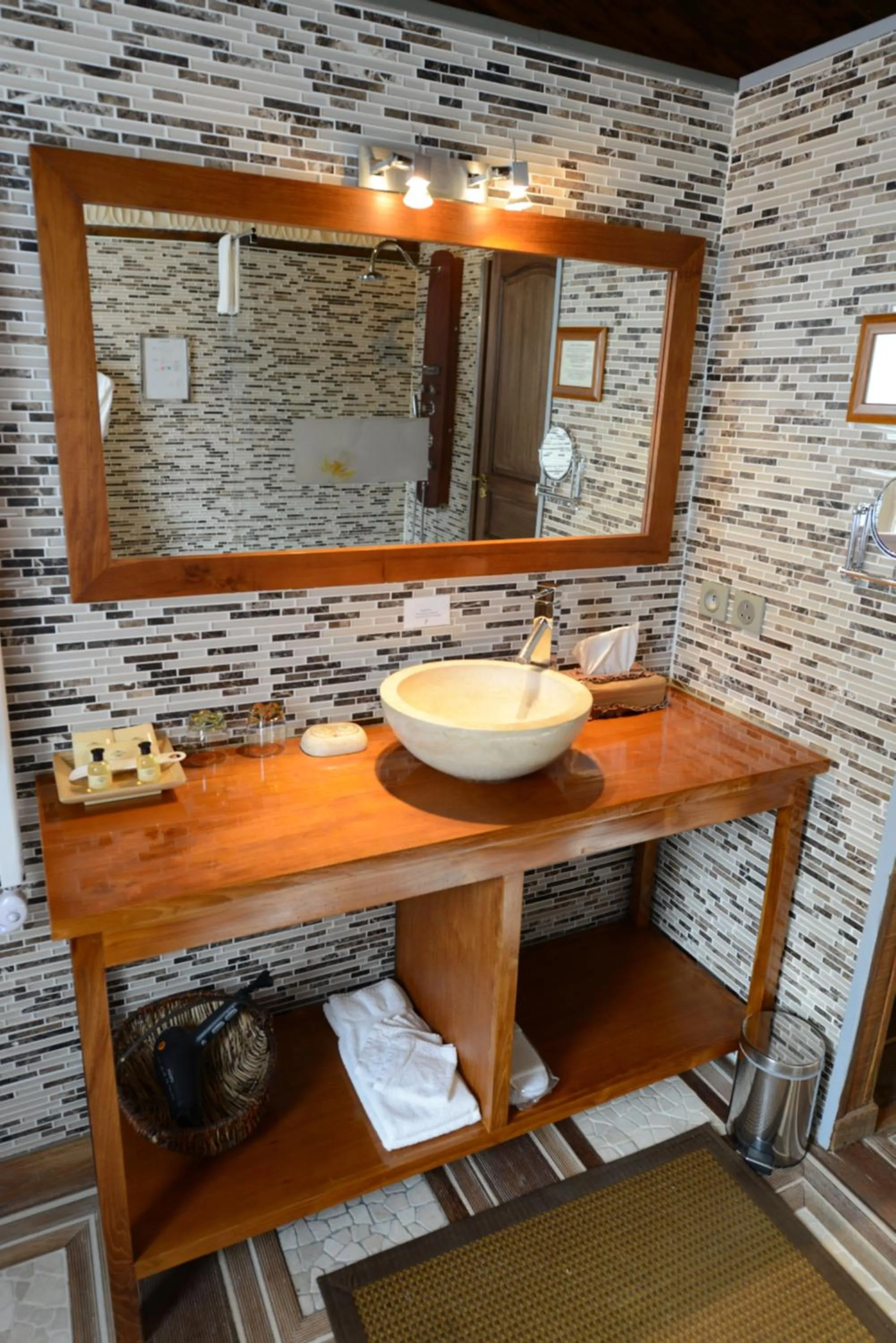 Bathroom in Chateau Du Boisniard