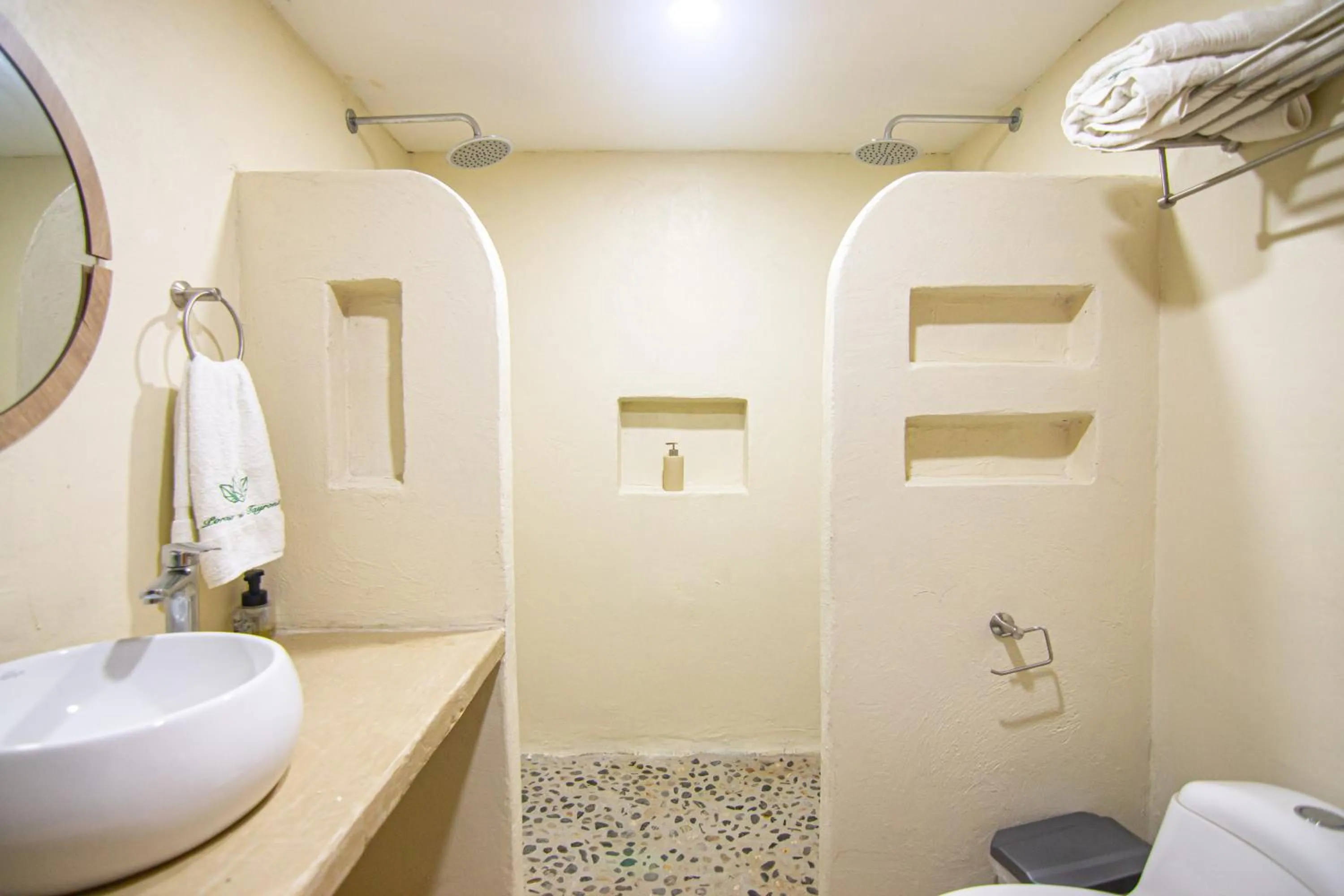 Shower in Portales del Tayrona Garden Hotel