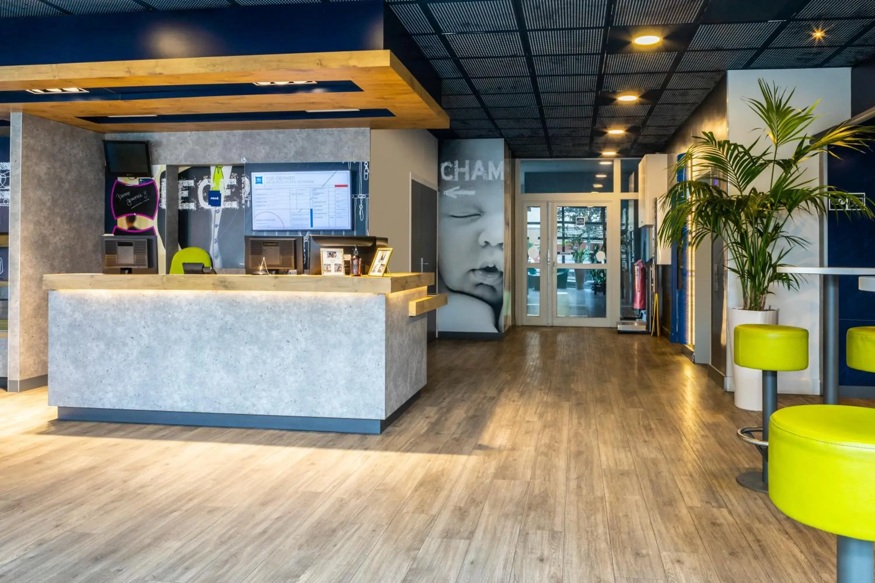 Lobby or reception in ibis budget Paris Porte de Pantin Lobby or reception in ibis budget Paris Porte de Pantin