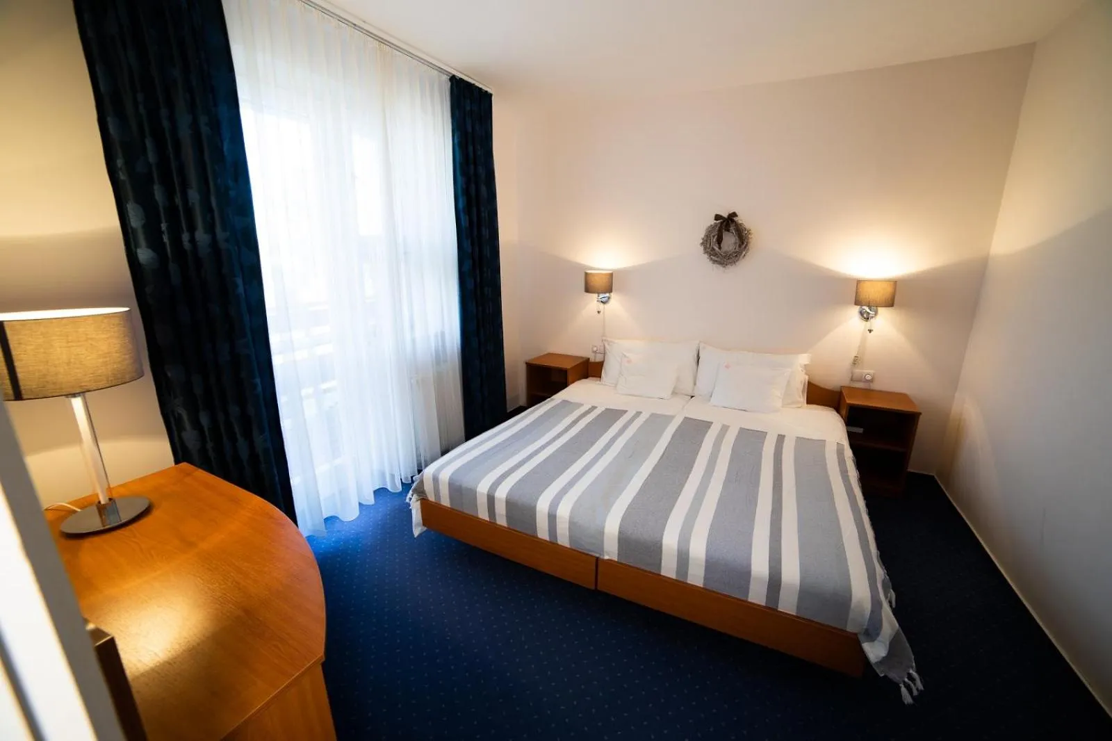 Bed in Zsanett Hotel