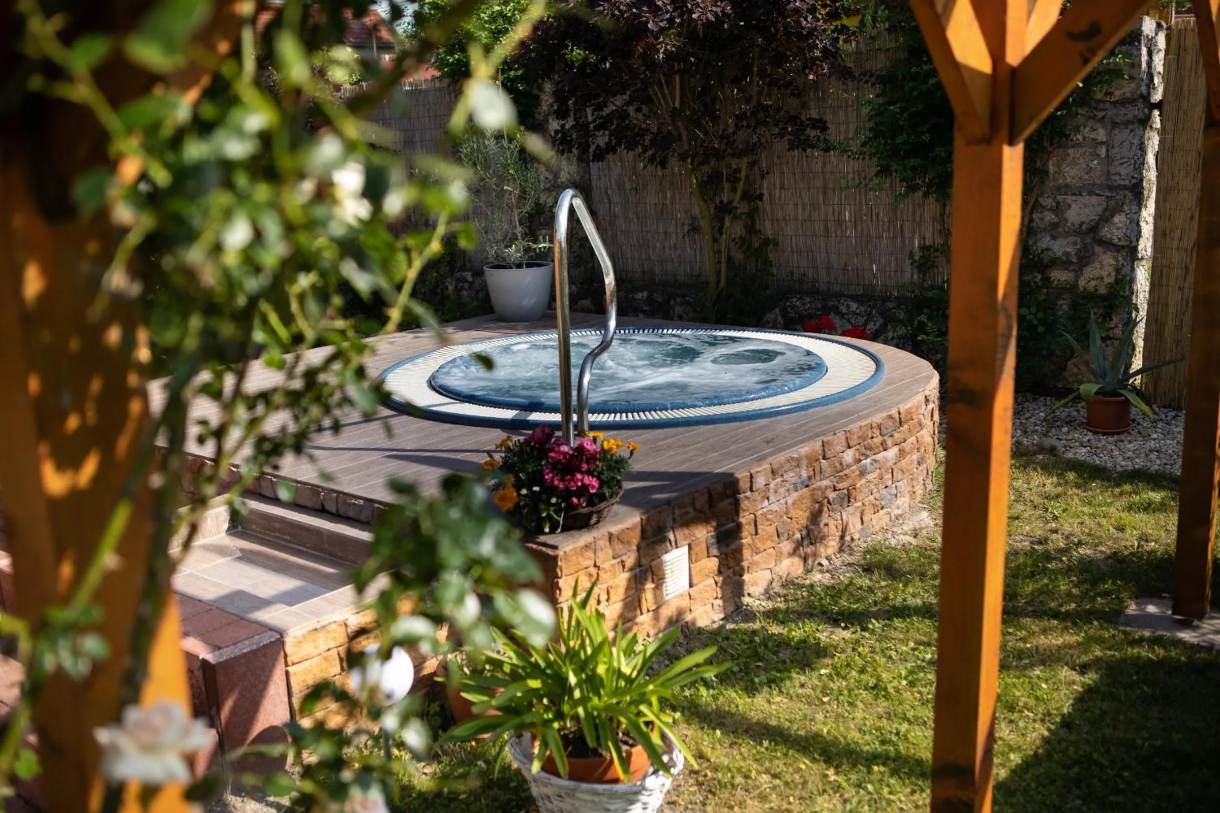 Hot Tub in Zsanett Hotel