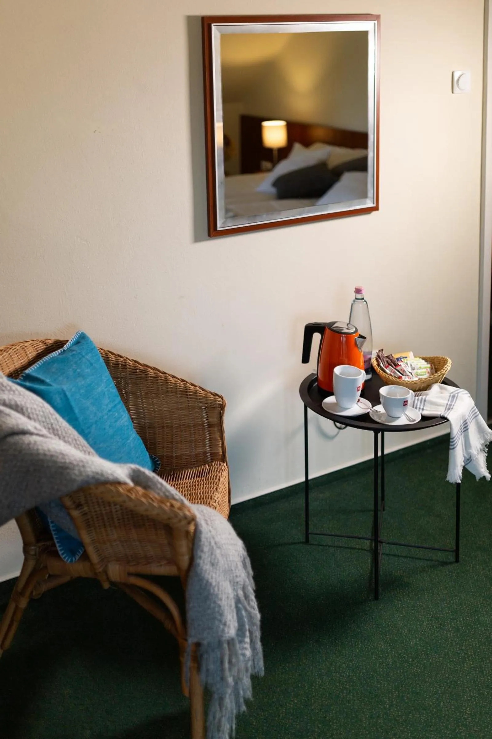 Communal lounge/ TV room, Bed in Zsanett Hotel