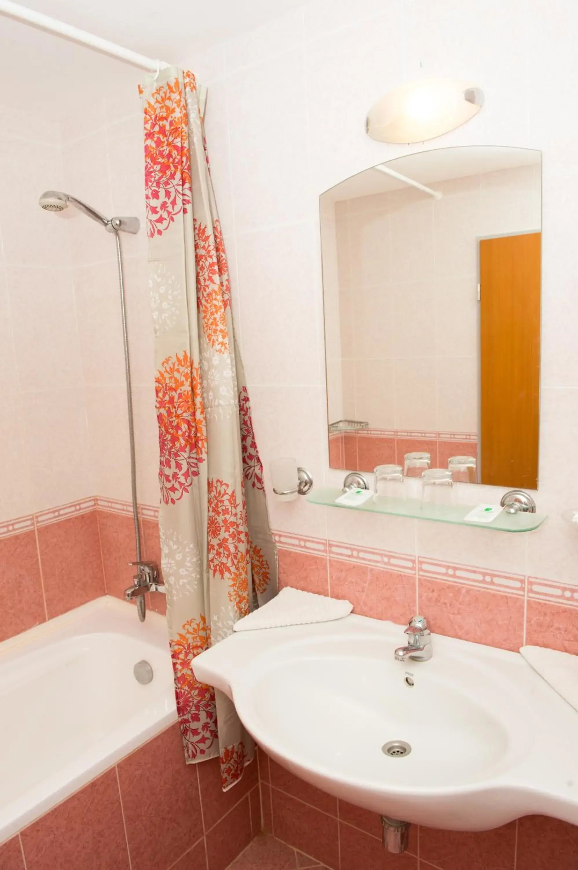 Bathroom in Ivana Palace Hotel - Free Parking Bathroom in Ivana Palace Hotel - Free Parking