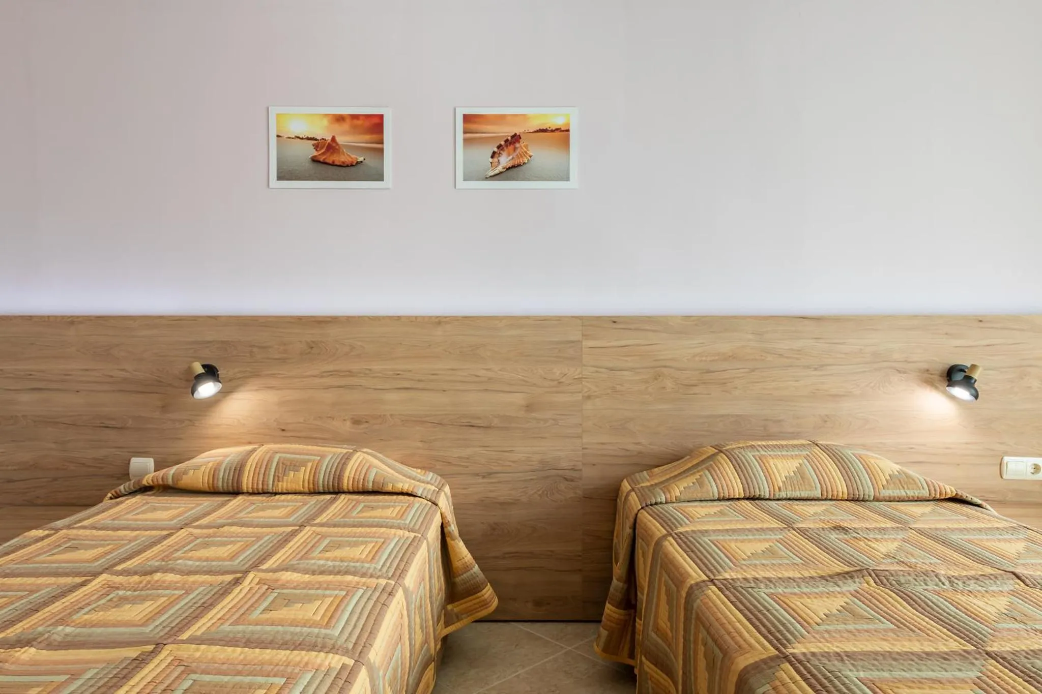 Bed in Ivana Palace Hotel - Free Parking