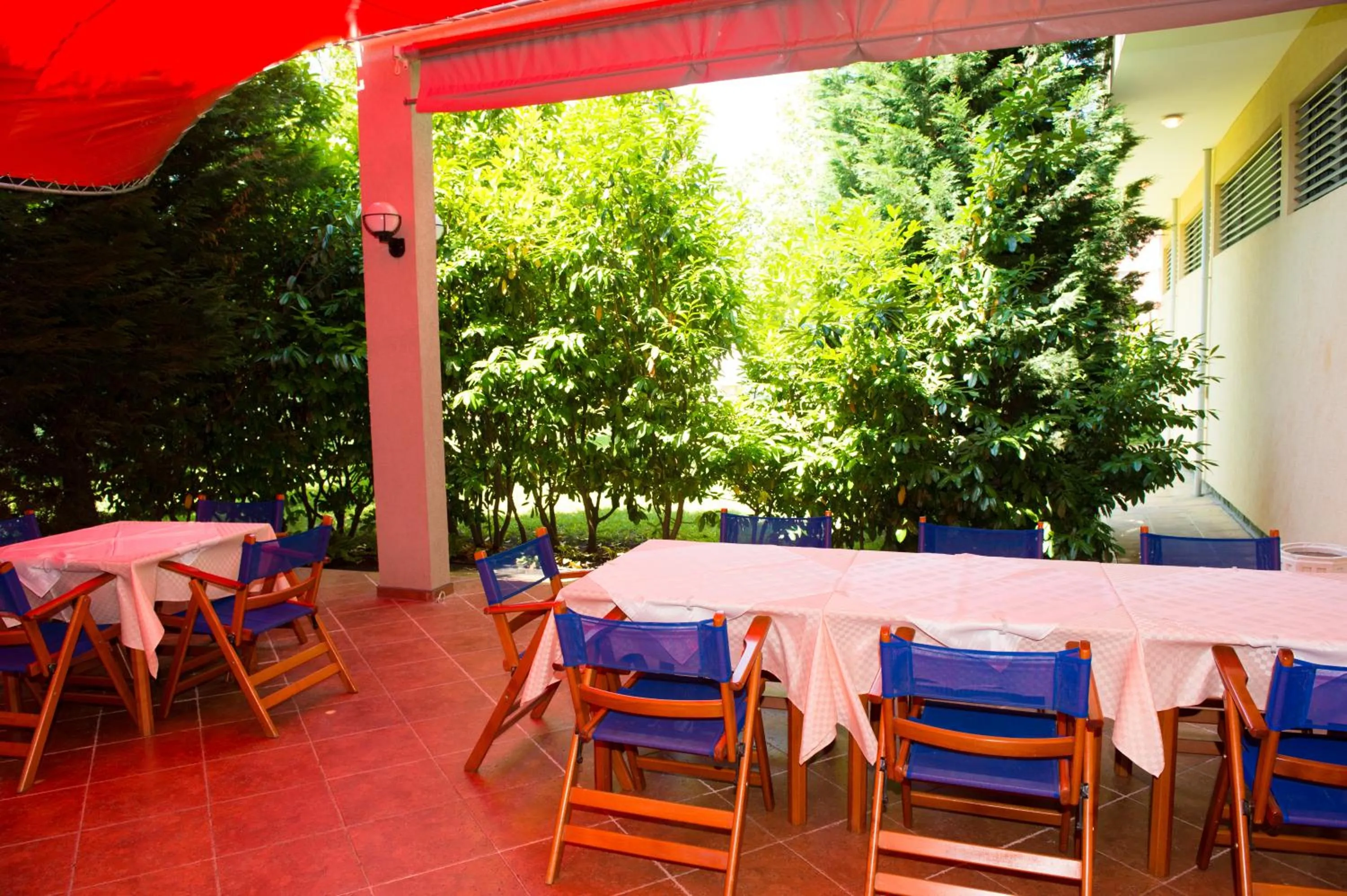 Restaurant/places to eat in Ivana Palace Hotel - Free Parking