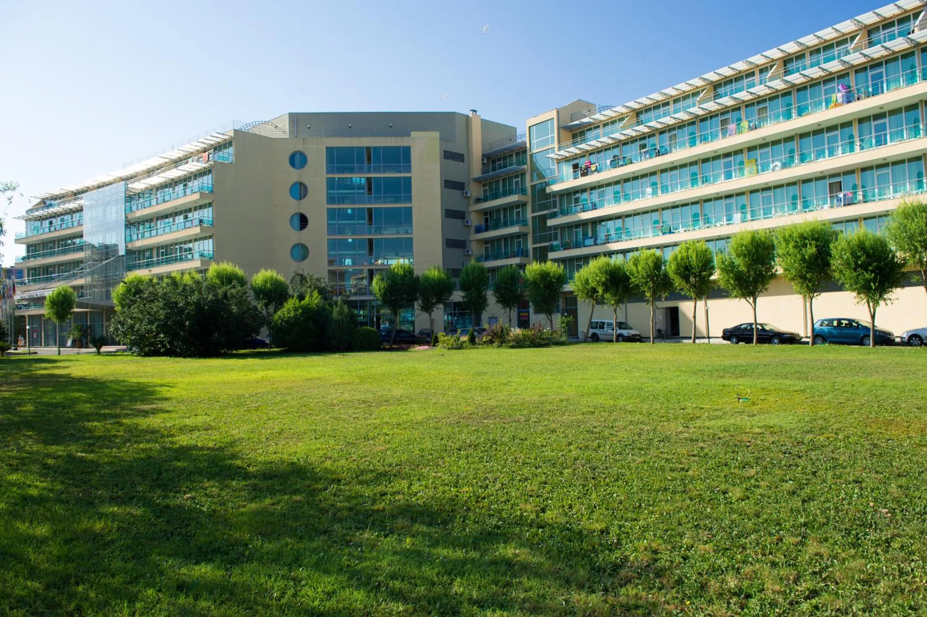 Facade/entrance in Ivana Palace Hotel - Free Parking