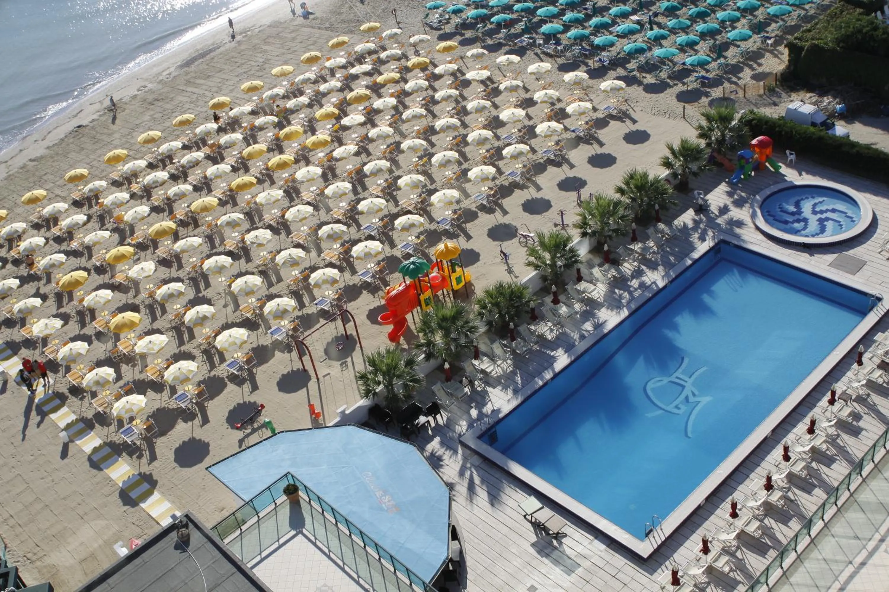 Swimming pool in Club Esse Mediterraneo