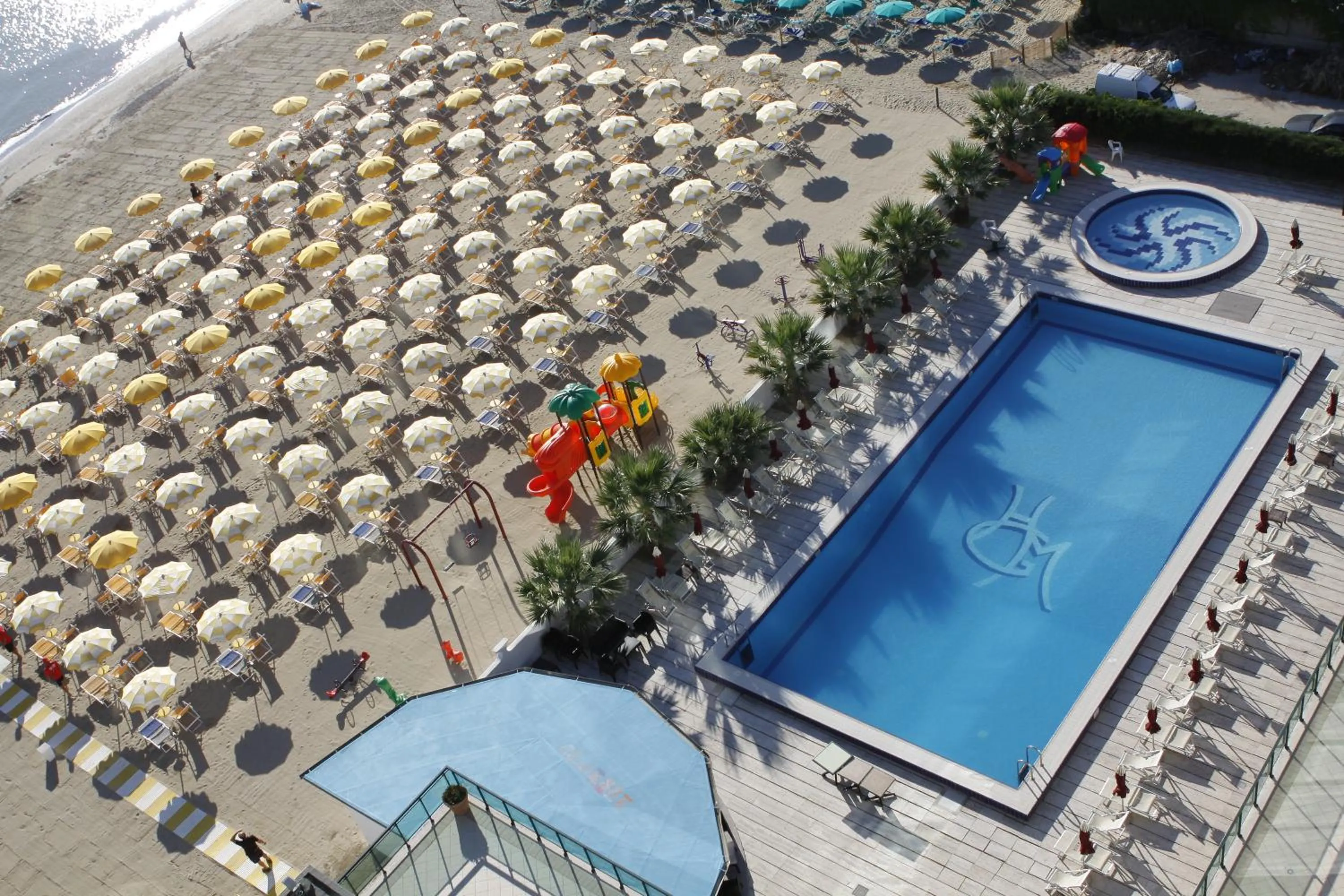 Swimming pool in Club Esse Mediterraneo