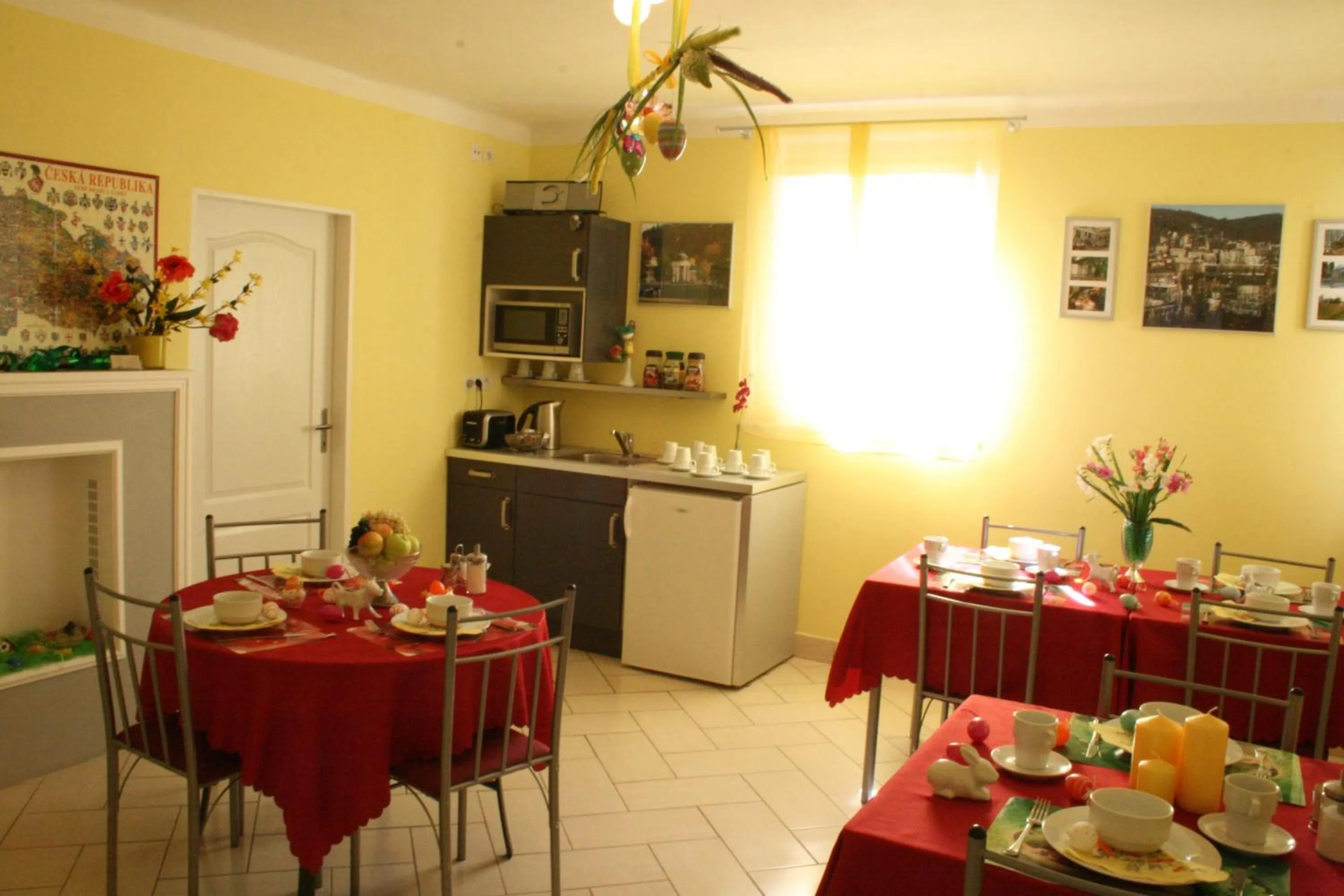 Communal lounge/ TV room in Hotel Na Vodách