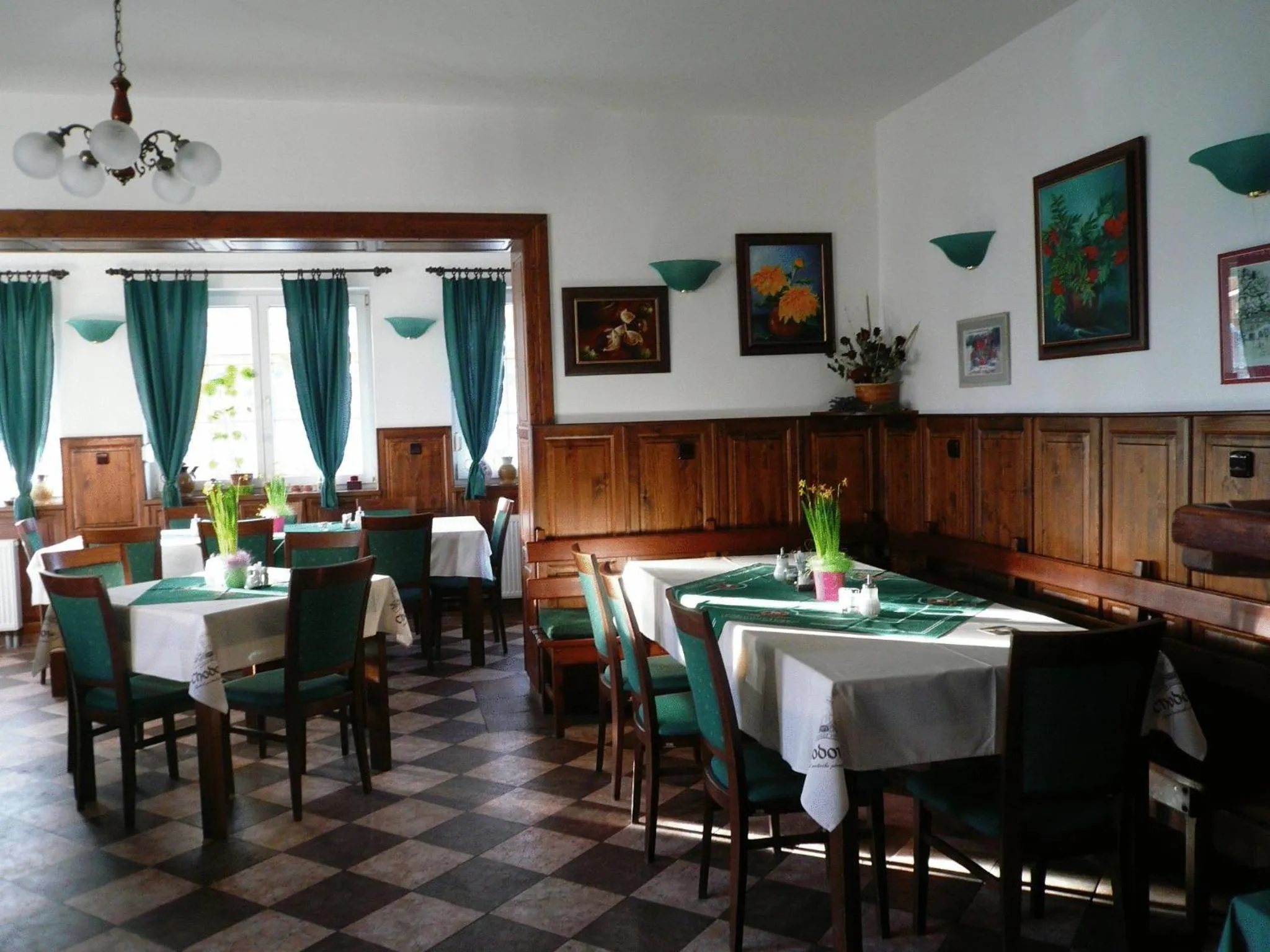 Restaurant/places to eat in Penzion U Studánky