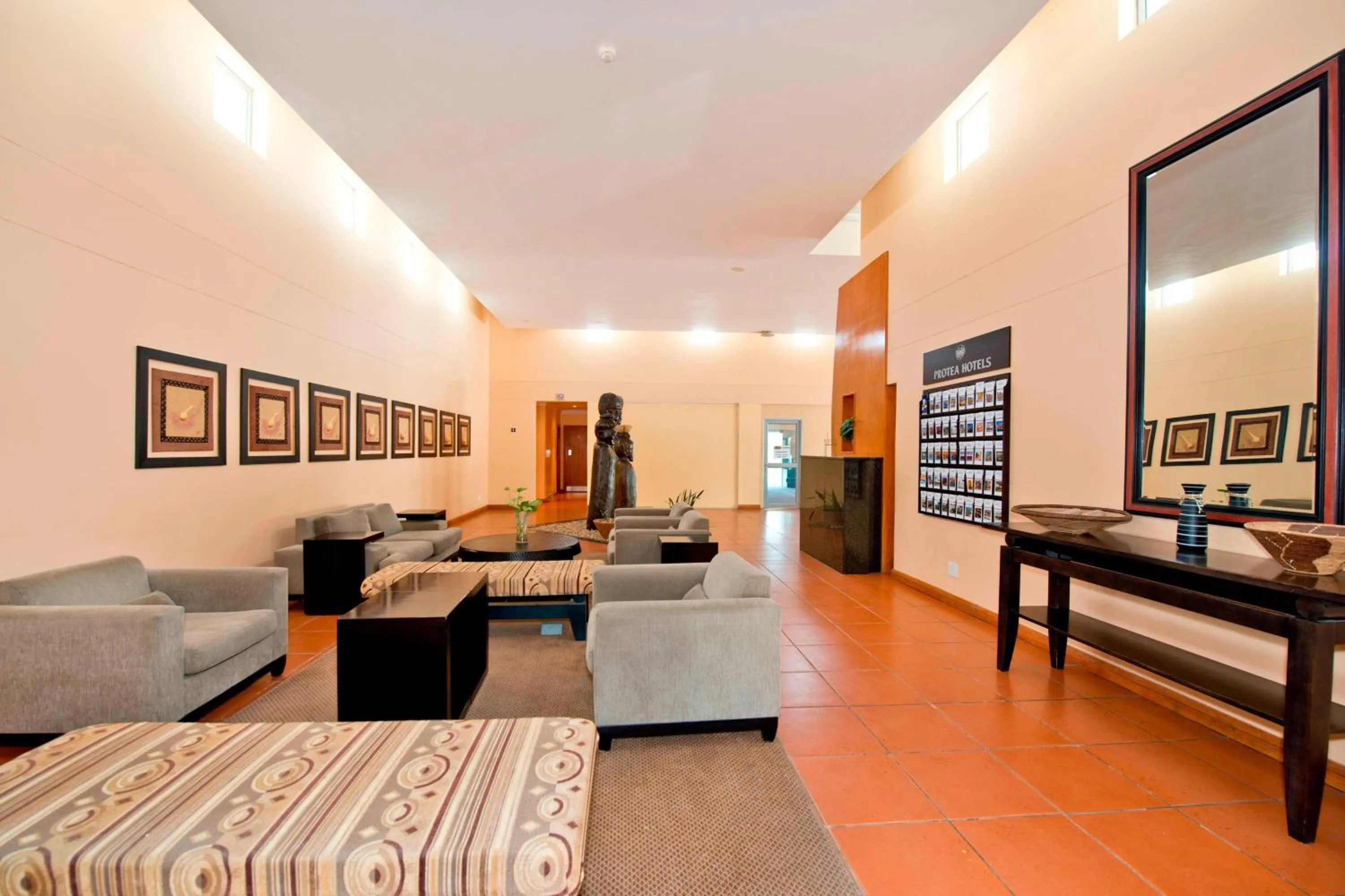 Lobby or reception, Bed in Protea Hotel by Marriott Ondangwa